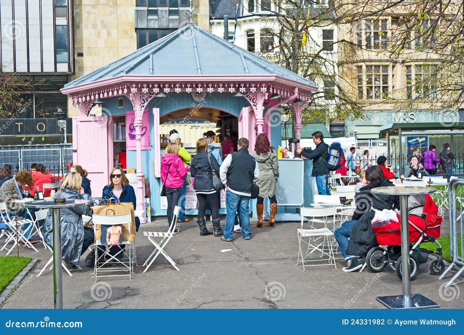 Kaffee in Den Prinzen Street Gardens, Edinburgh Redaktionelles