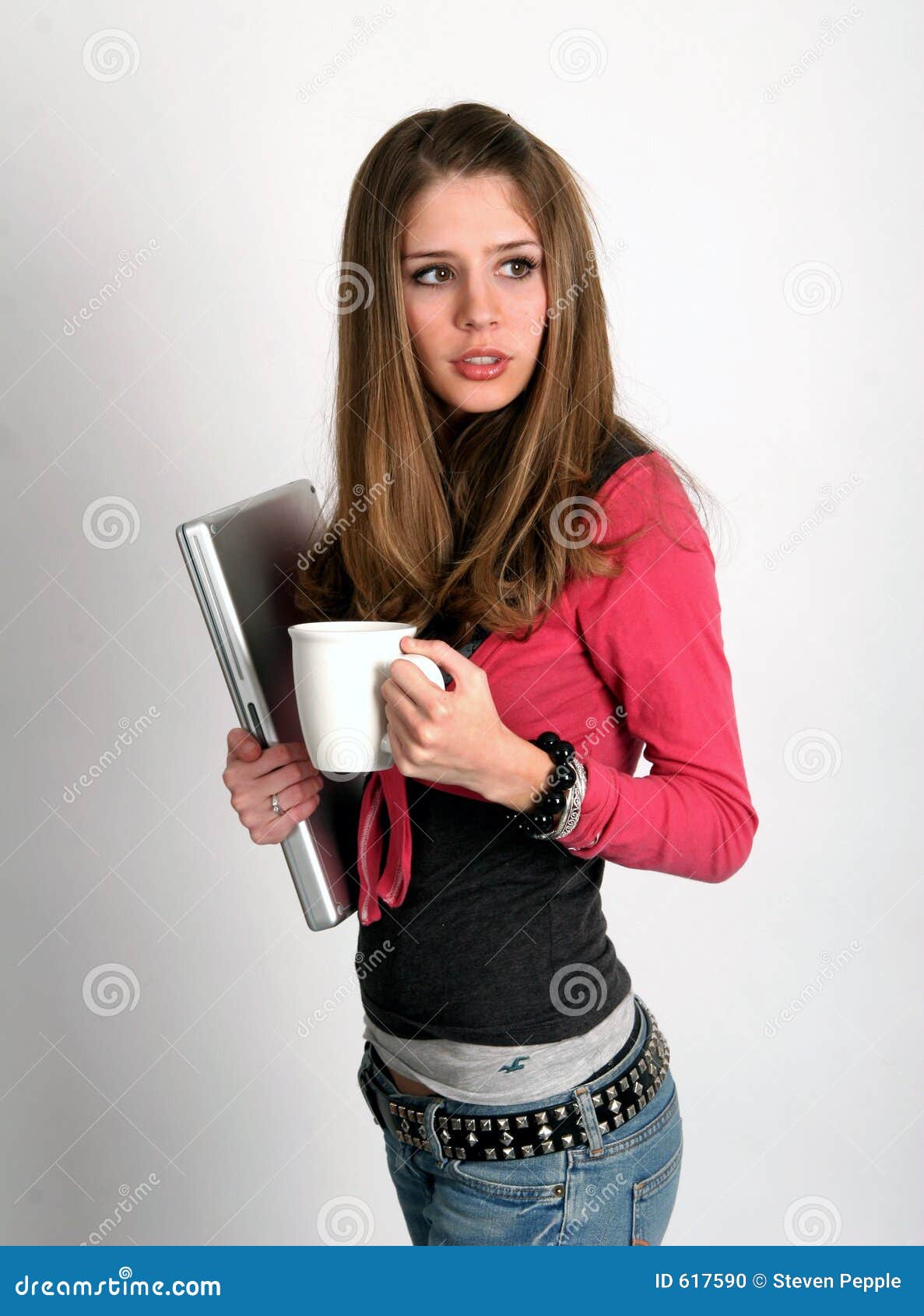 Kaffee in der Hand stockfoto. Bild von heimarbeit, frau 617590