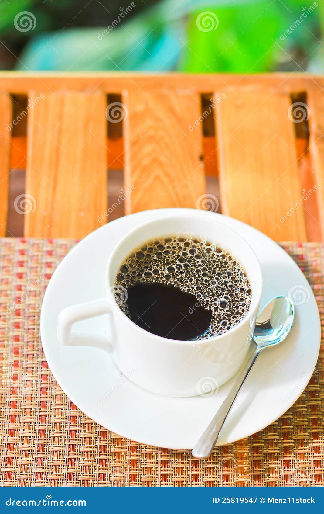 Kaffee im Garten stockbild. Bild von garten, kaffee 25819547