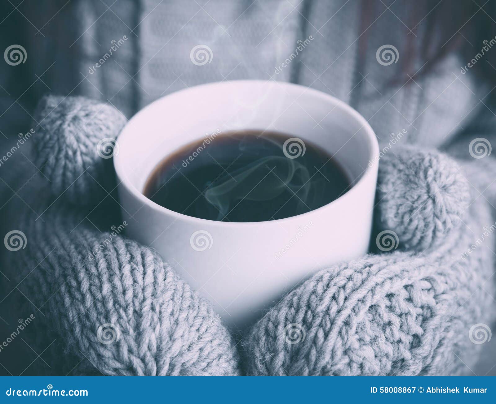 Kaffee in Winter stockbild. Bild von winter, wollen, kaffee - 58008867