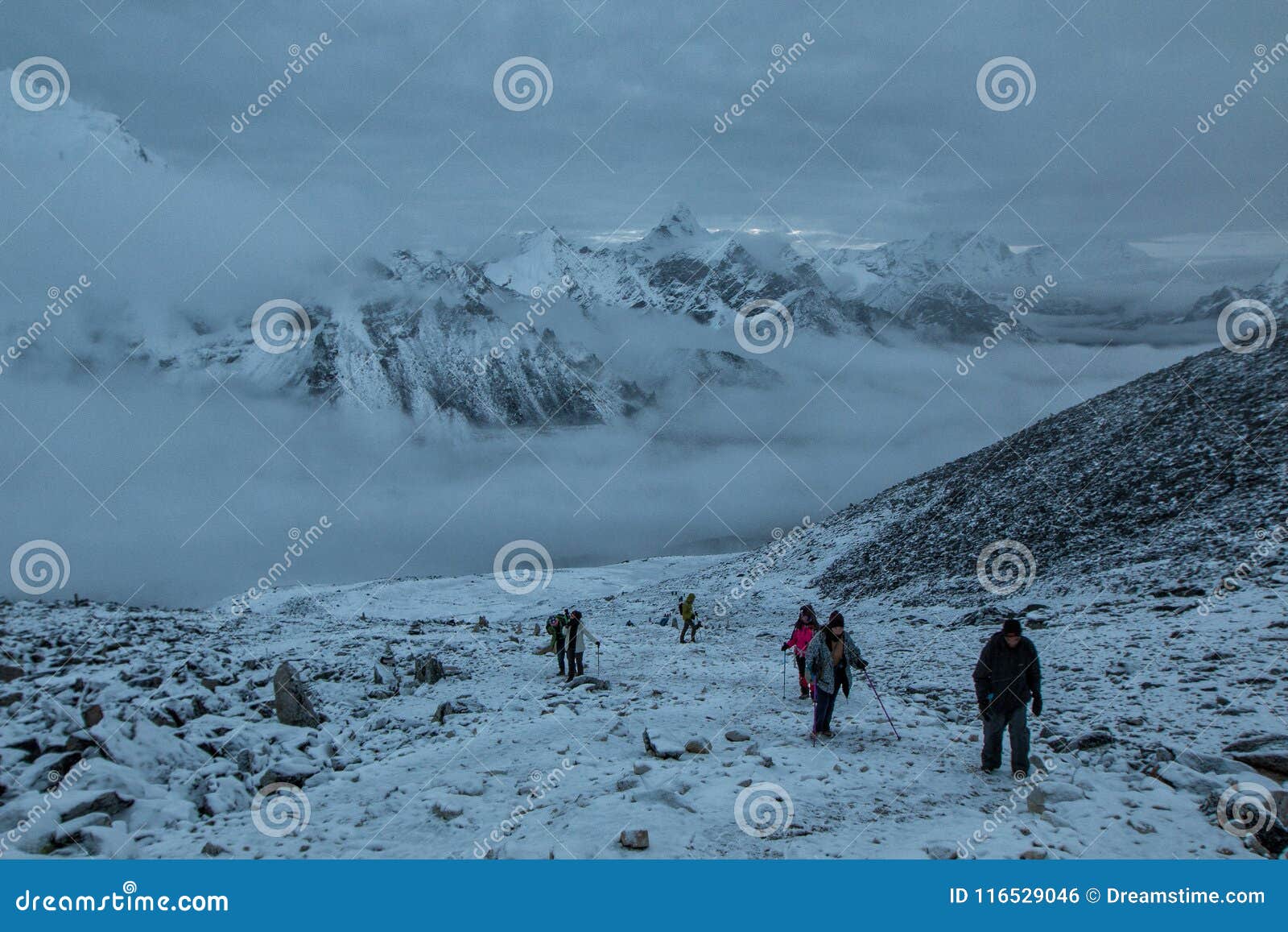 Kala pathar editorial photo. Image of pass, rocks, morning - 116529046