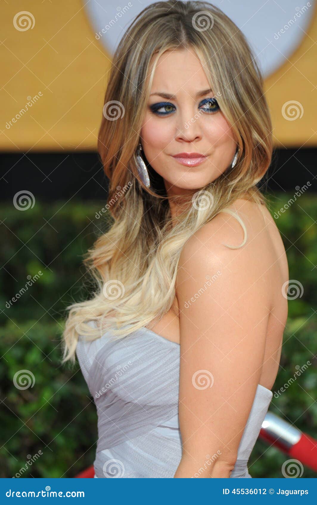 Kaley Cuoco fotografia editorial. Imagem de filme, celebridade - 45536012, image size:1064x1690