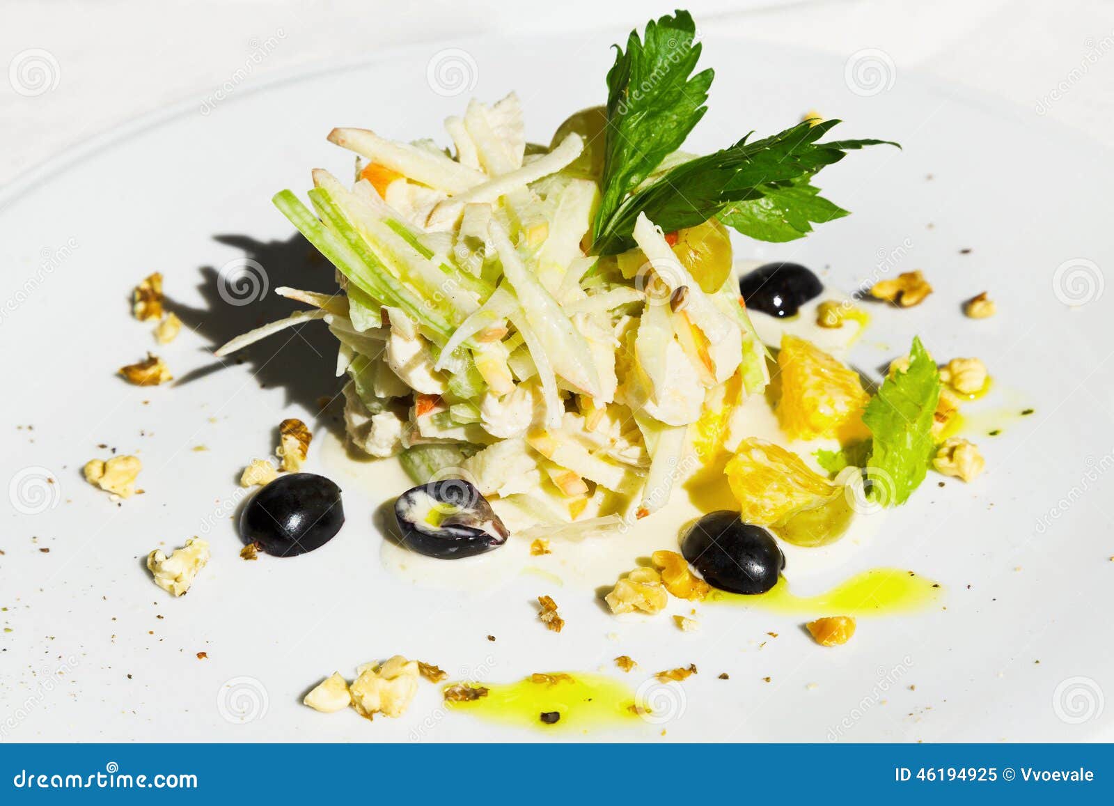 Kalter Aperitif - Waldorfsalat Stockbild - Bild von frucht, aperitif ...