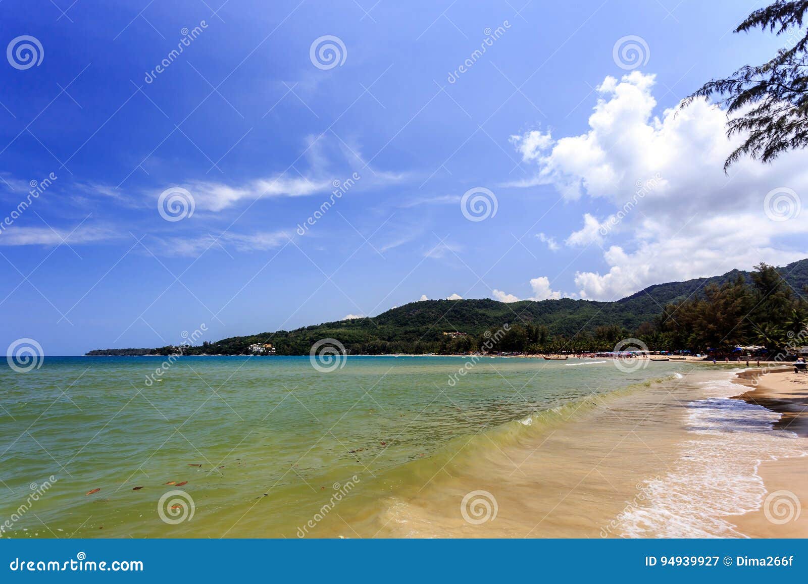 KamalaStrand, Phuket, Thailand Stockbild Bild von wolke, flüssigkeit 94939927