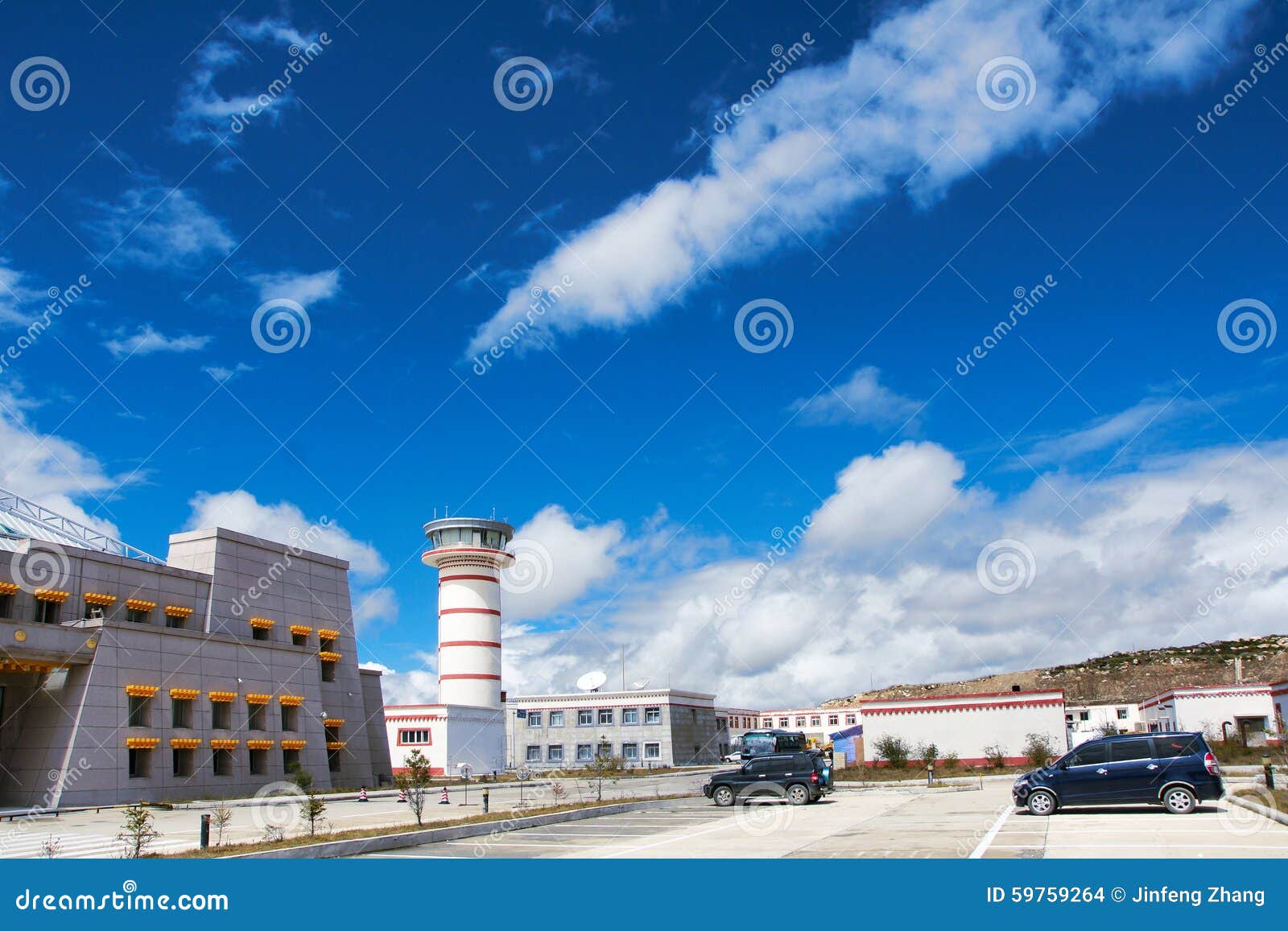 Kangdingsluchthaven. Het architecturale landschap van Kangding-Luchthaven in Sichuan, China