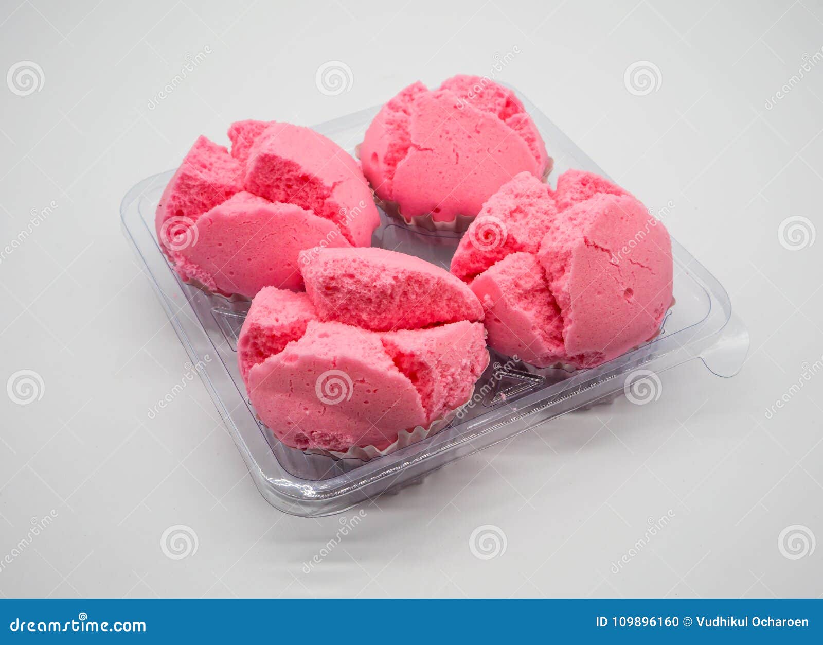 Kanohm Sa Lee, Thai Steamed Egg Cake in Pink Color, Thai Sponge Stock Photo  - Image of path, bread: 109896160