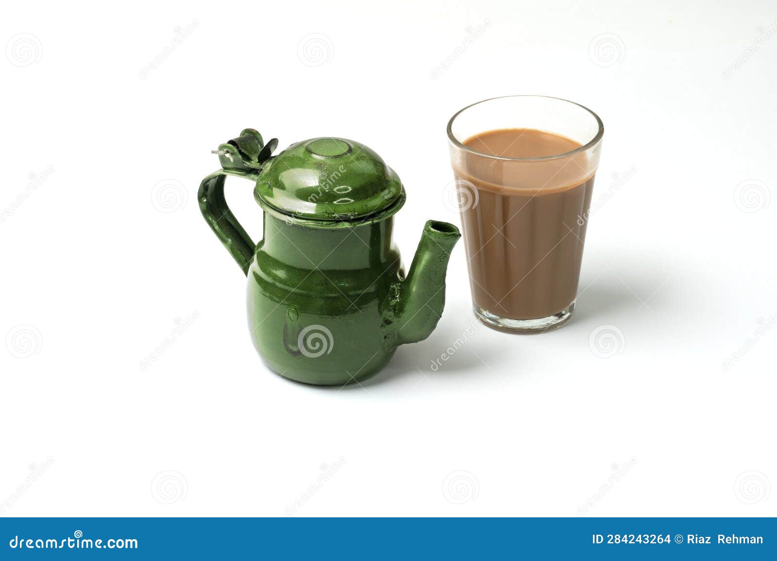 https://thumbs.dreamstime.com/z/karak-milk-chai-chanak-tea-pot-famous-indian-tea-white-background-karak-milk-chai-chanak-tea-pot-alongwith-glass-284243264.jpg