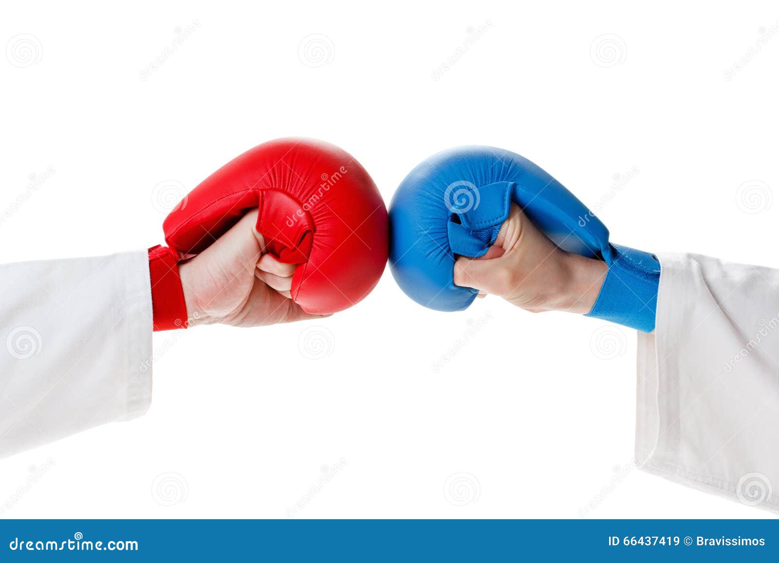 Karate γάντια σε ετοιμότητα Στοκ Εικόνα - εικόνα από kickboxing: 66437419