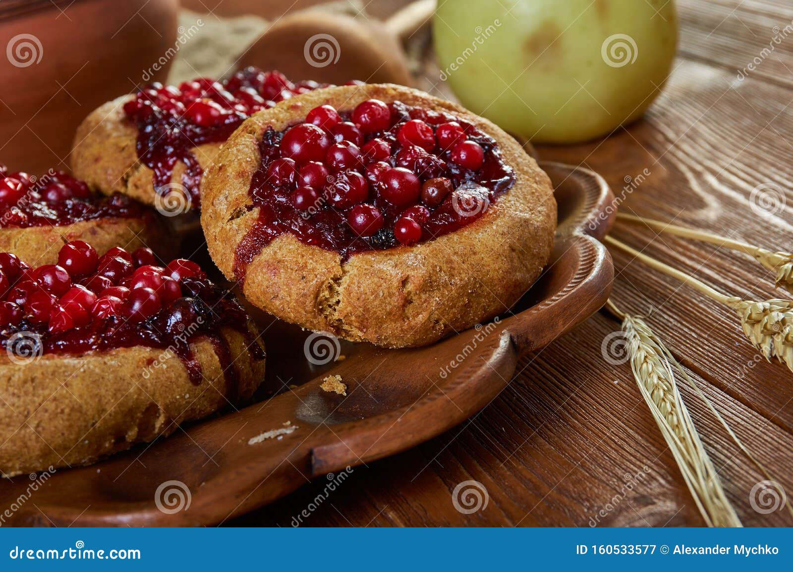 finnish , karjalanpiirakat