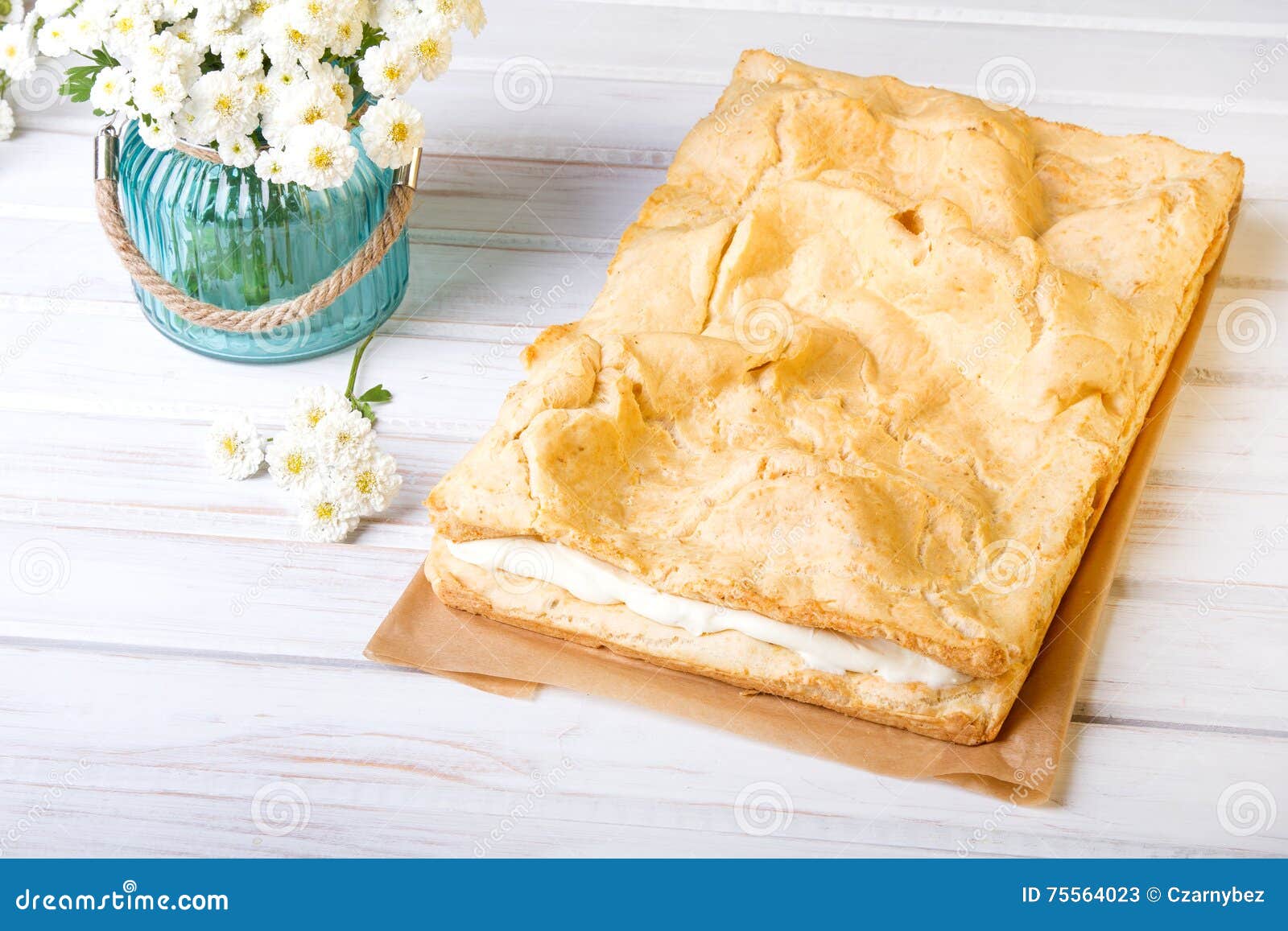 Karpatka - Polnischer Kuchen Mit Creme Stockbild - Bild von empfindlich ...