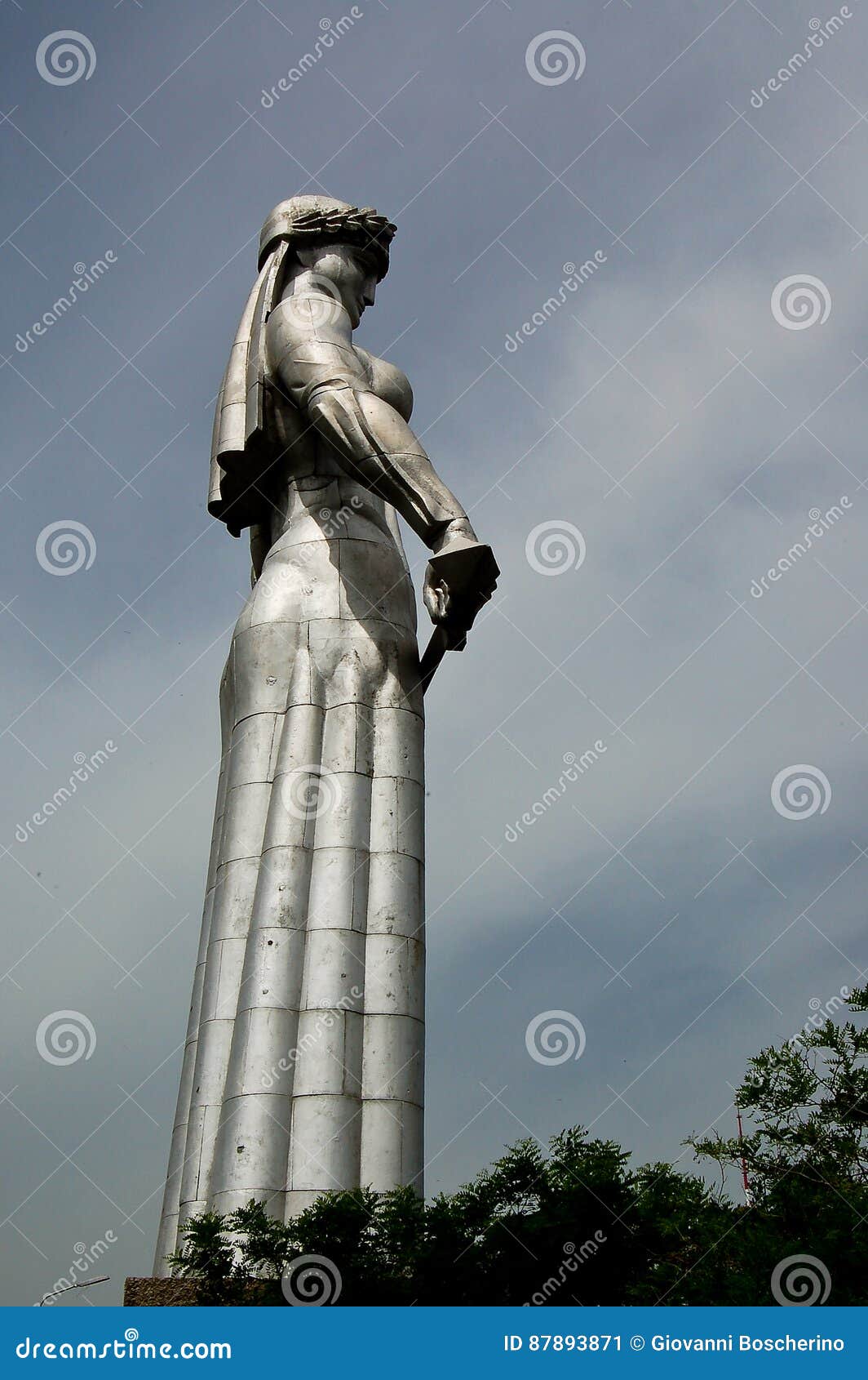 мать грузия памятник