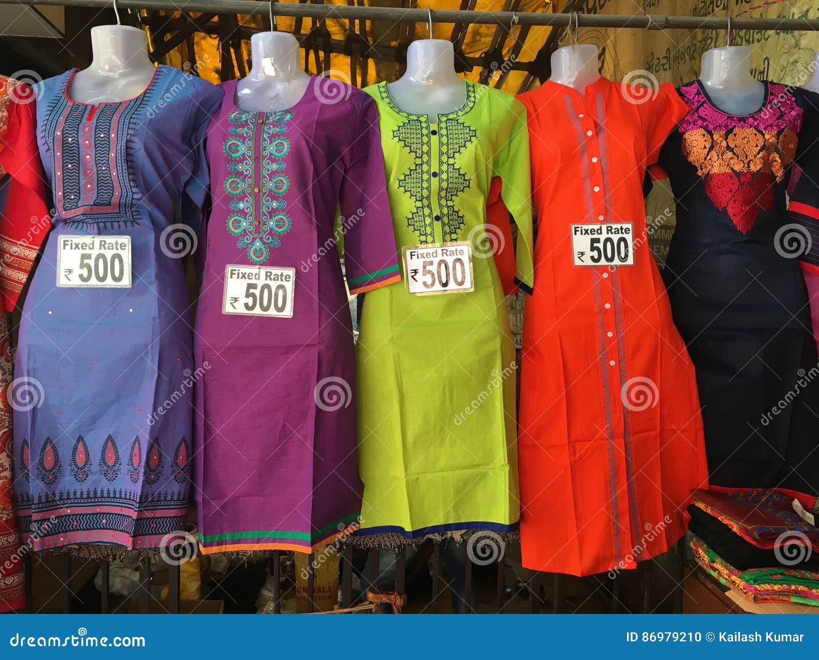 Kashmiri Embroidery Kurtis stock foto. Image of geïsoleerd - 86979210