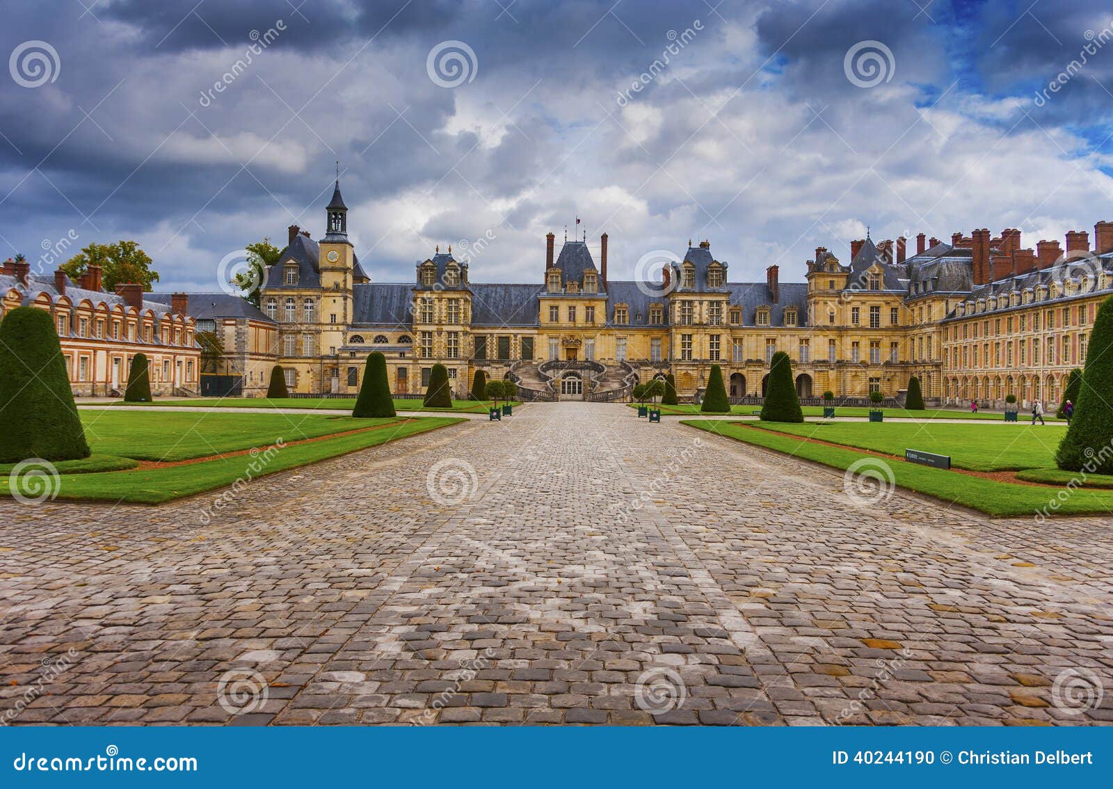 Kasteel Fontainebleau, Frankrijk Redactionele Afbeelding - Image Of Kasteel, Huis: 40244190