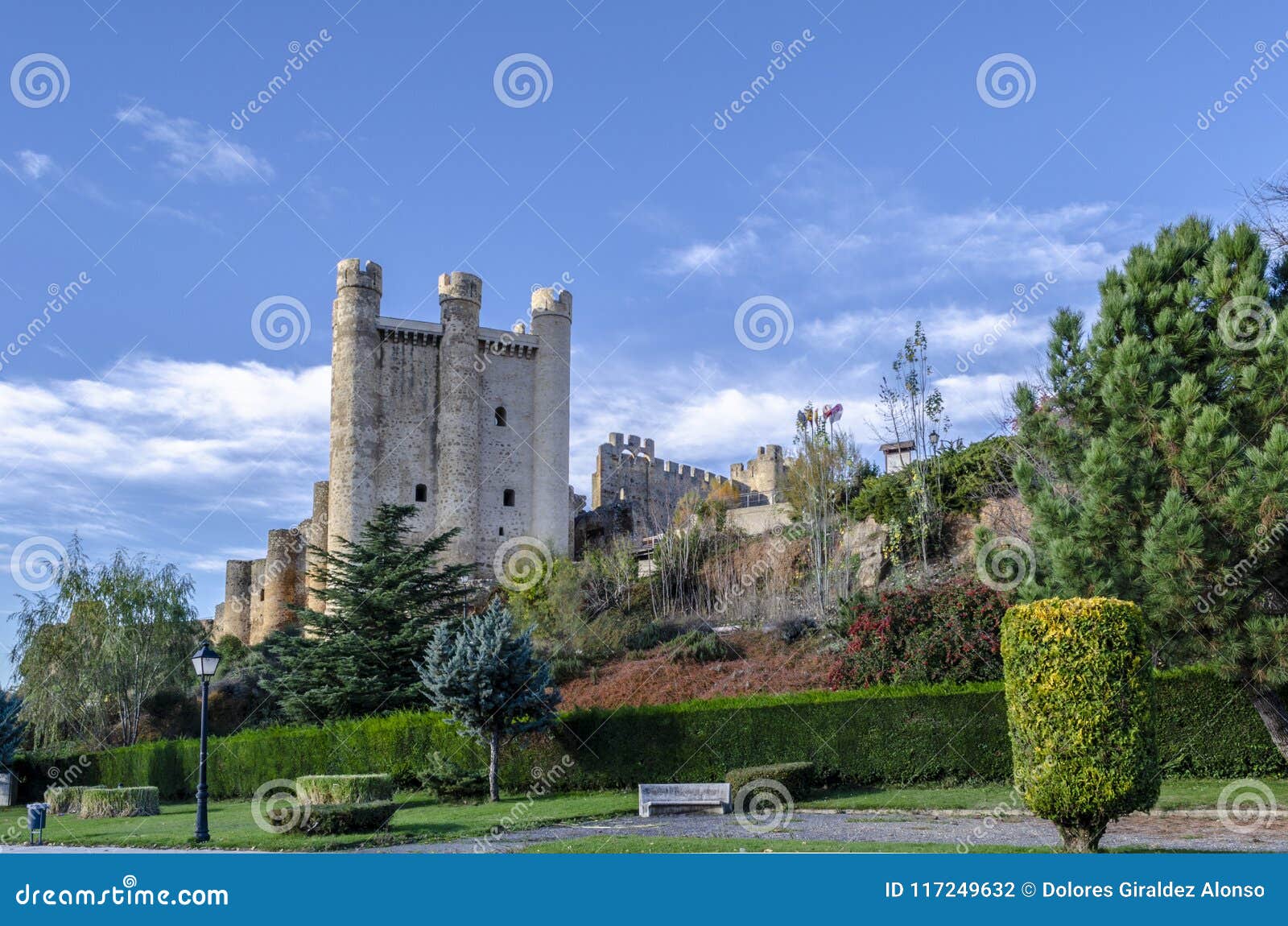 Kasteel van het dorp Valencia Don Juan in de provincie van Leon Spain op een zonnige dag