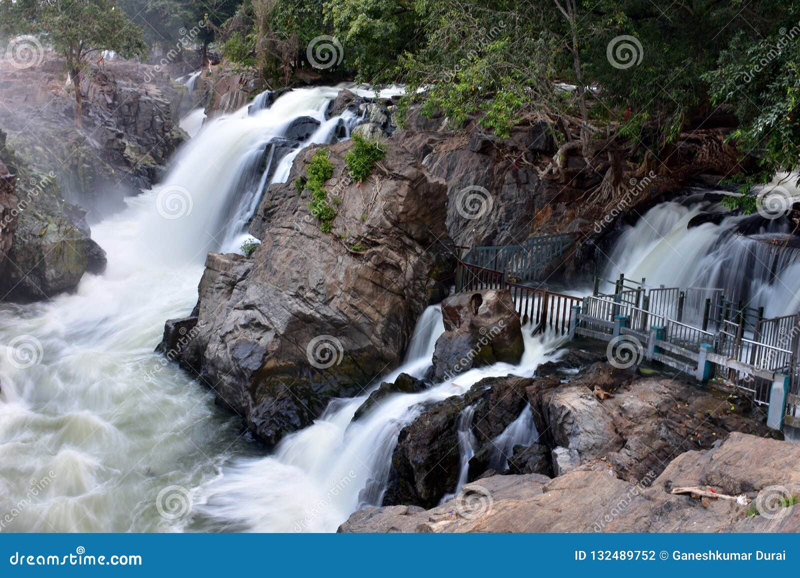 Kaveri River in Hogenakkal Falls Stock Photo - Image of dharmapuri, south:  132489752