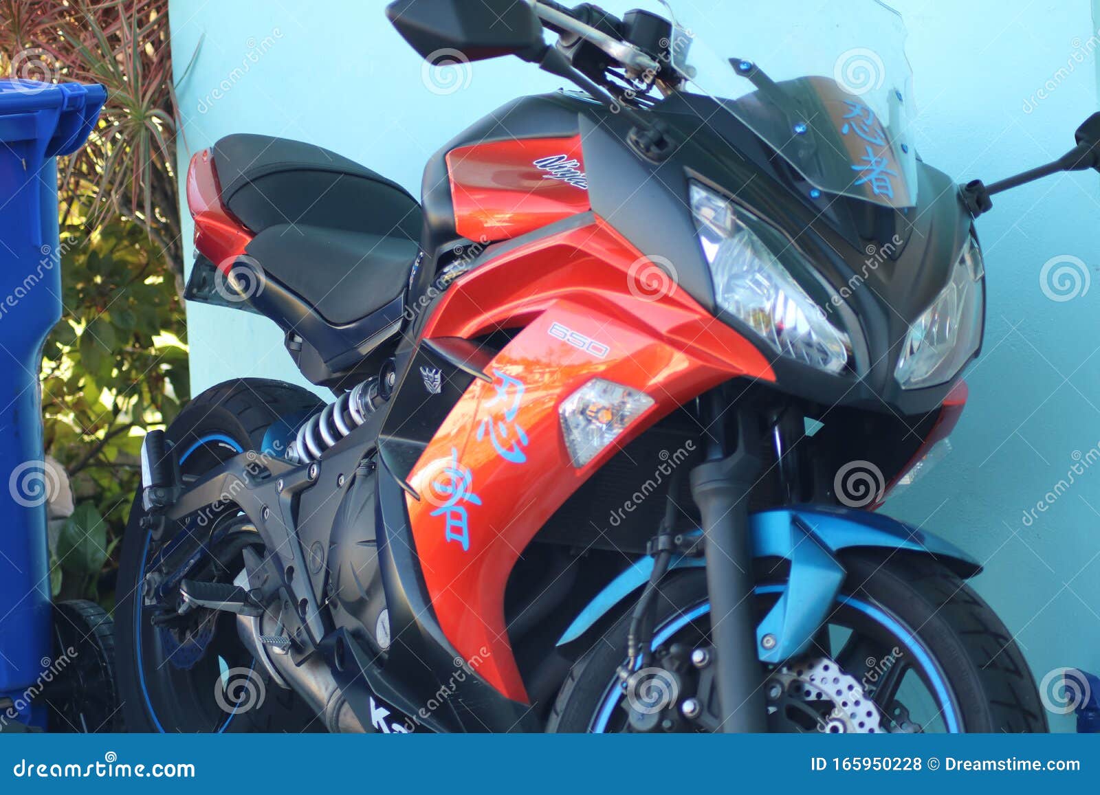 2014 Kawasaki Ninja 650 Orange and Blue Editorial Stock - Image of orange, ninja: