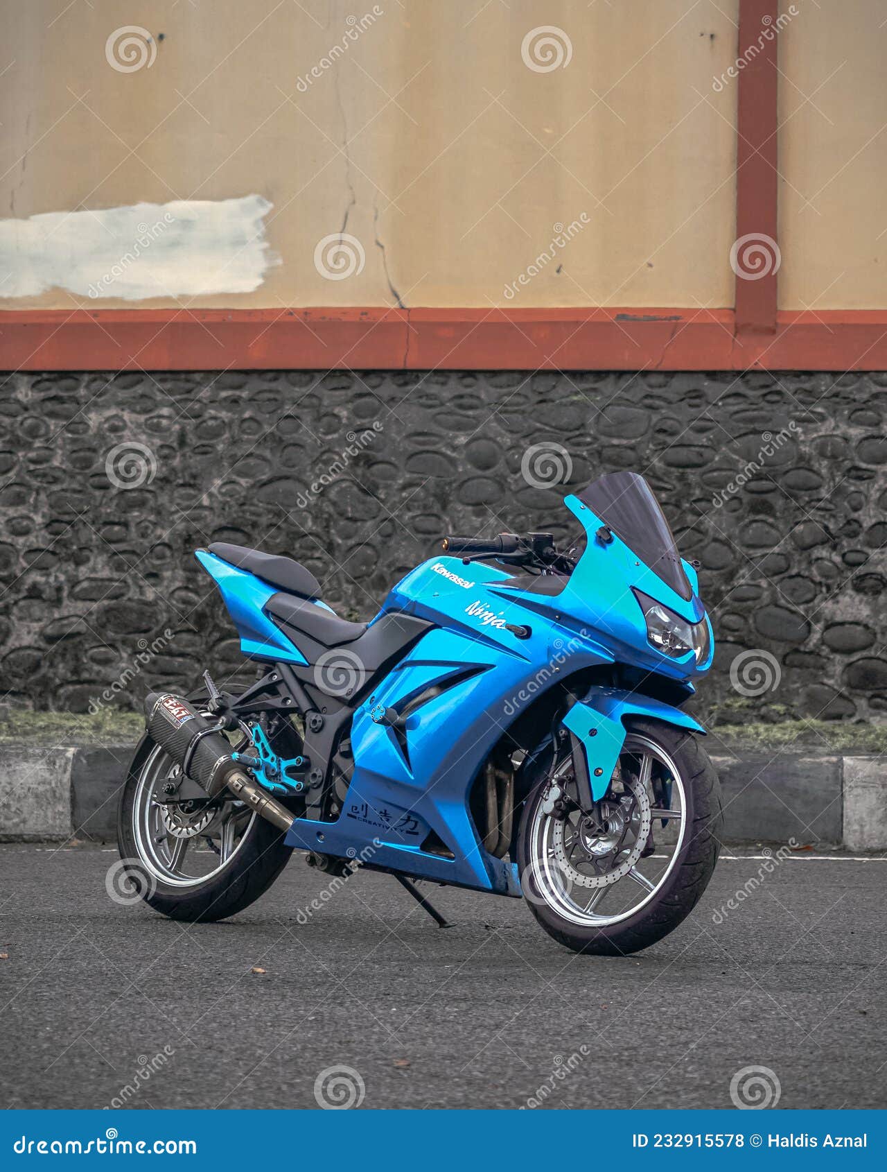 kawasaki ninja red