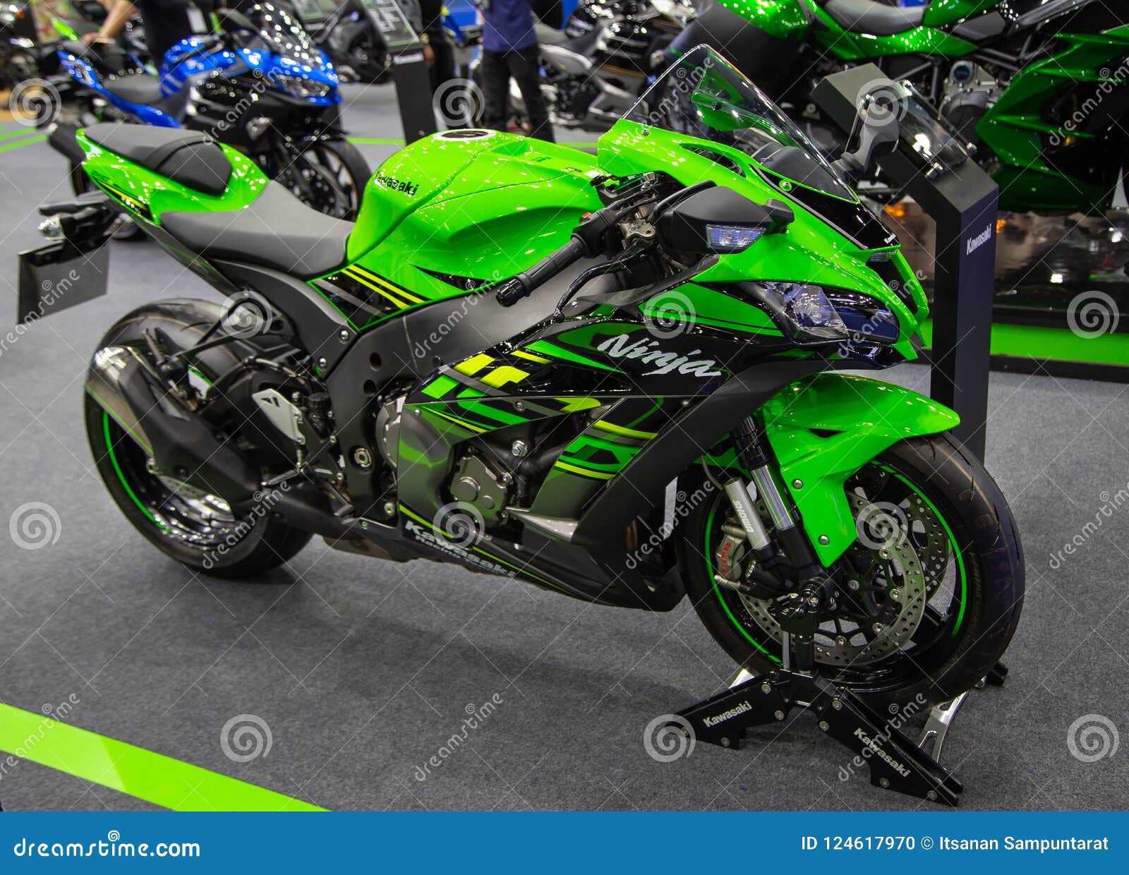 professionel Orientalsk foder Kawasaki Ninja 1000 Superbike Editorial Image - Image of model, motorshow:  124617970