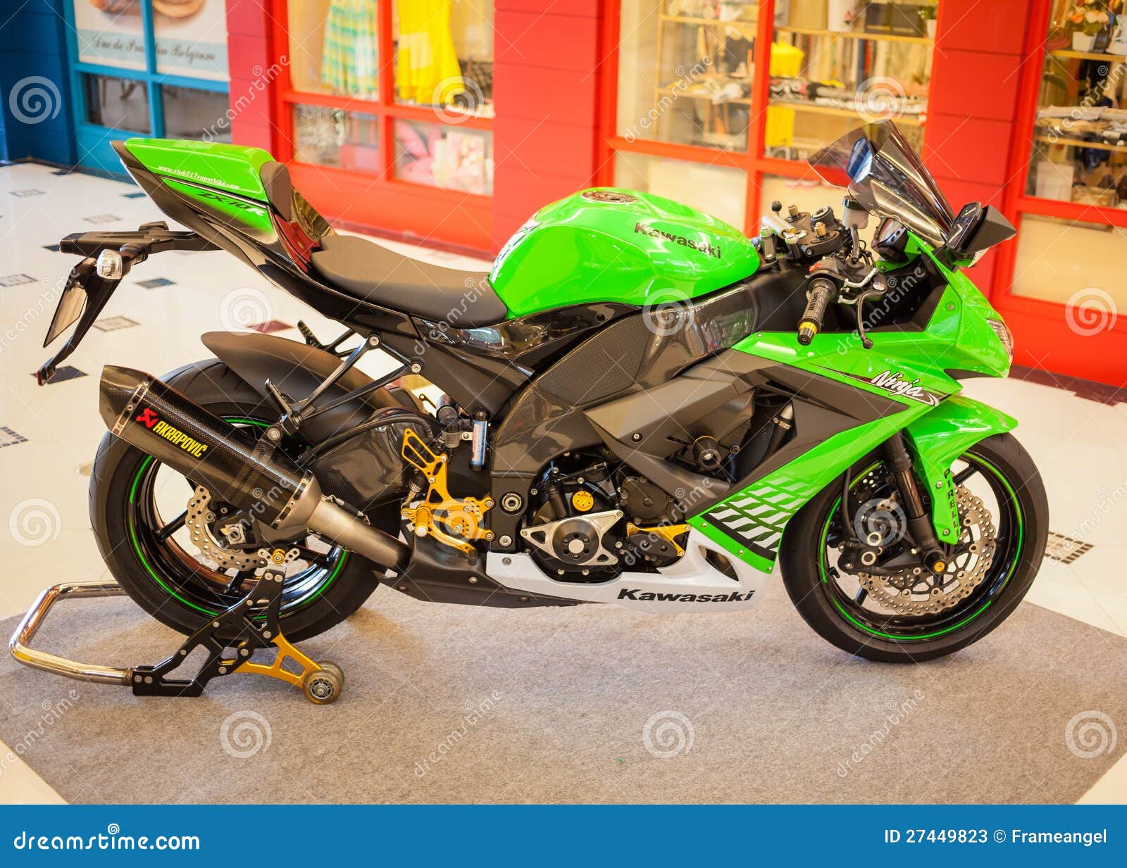 ぉみ KAWASAKI 88-97 ZX600C ZX 600 C RIGHT SIDE COVER BLACK GREEN 36001