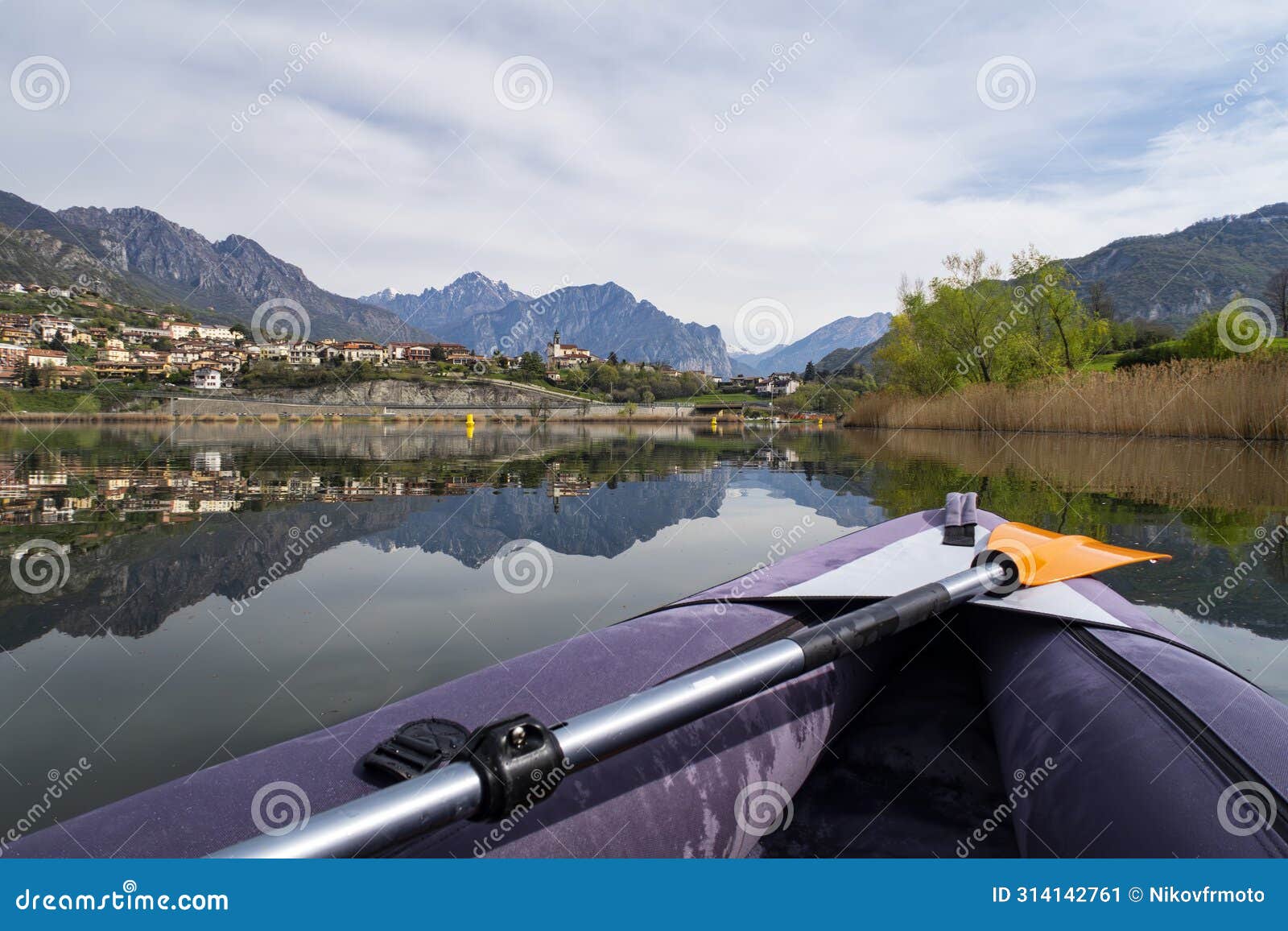 kayak on lake annone in brianza