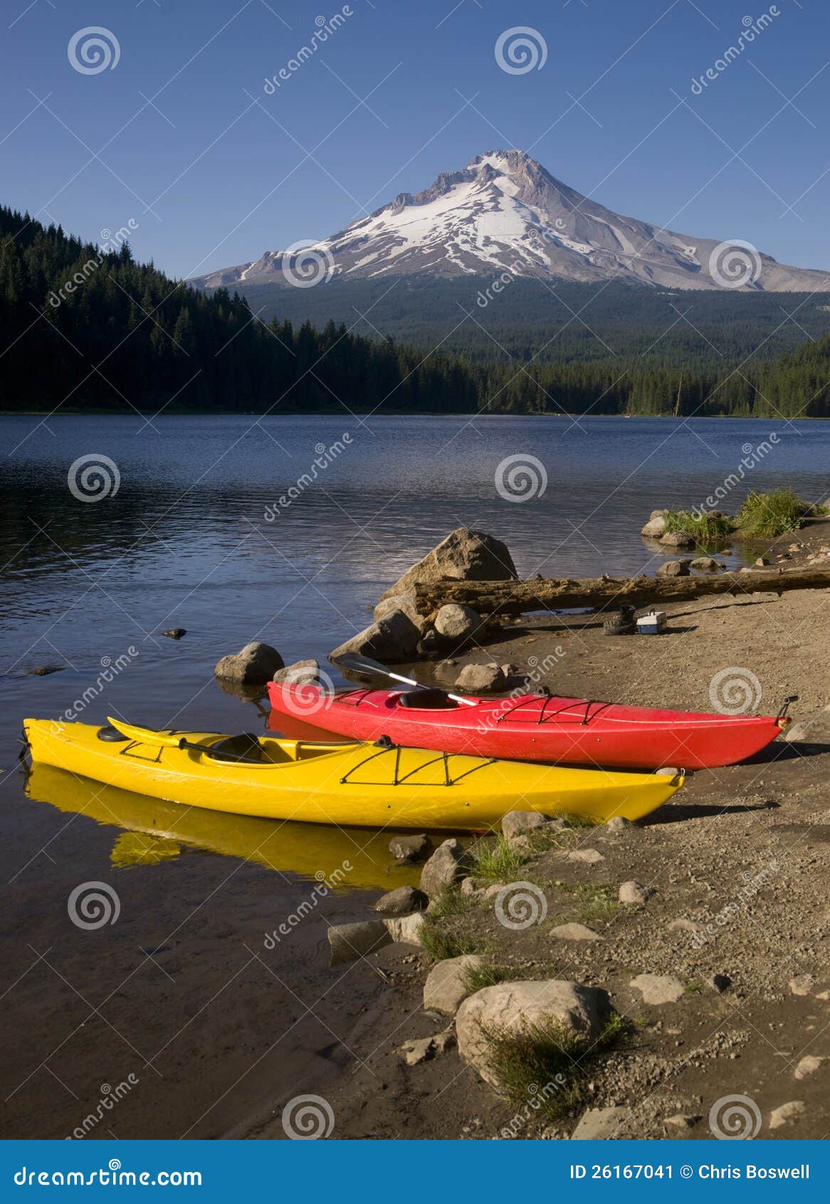 Red Yellow Kayaks Trillium Lake Mt Hood Oregon Stock Image Image of