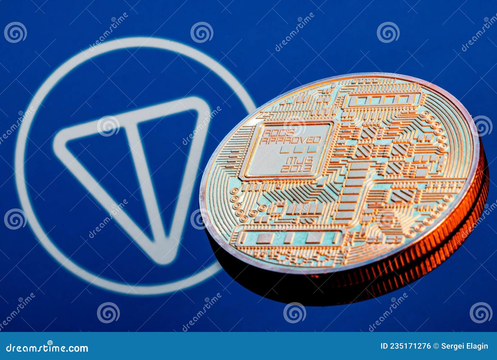 Cryptocurrency Coin on the Background of the TON Coin Logo Editorial Photo  - Image of blue, altcoin: 235171276