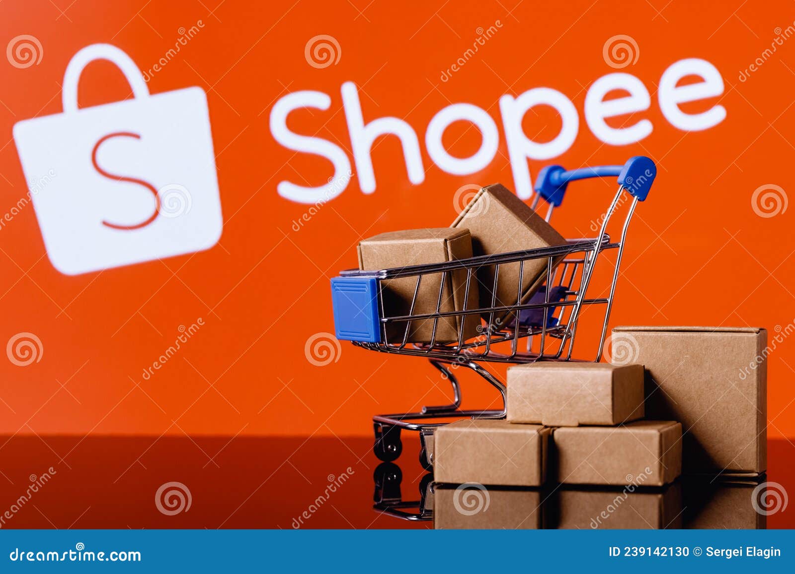 Hãy cùng đến với Shopee - nền tảng mua sắm trực tuyến hàng đầu Việt Nam, để khám phá chi tiết logo của chúng tôi. Với những đường nét mềm mại và hiện đại, Shopee truyền tải sự tiện lợi và hấp dẫn đến cho tất cả khách hàng của mình.