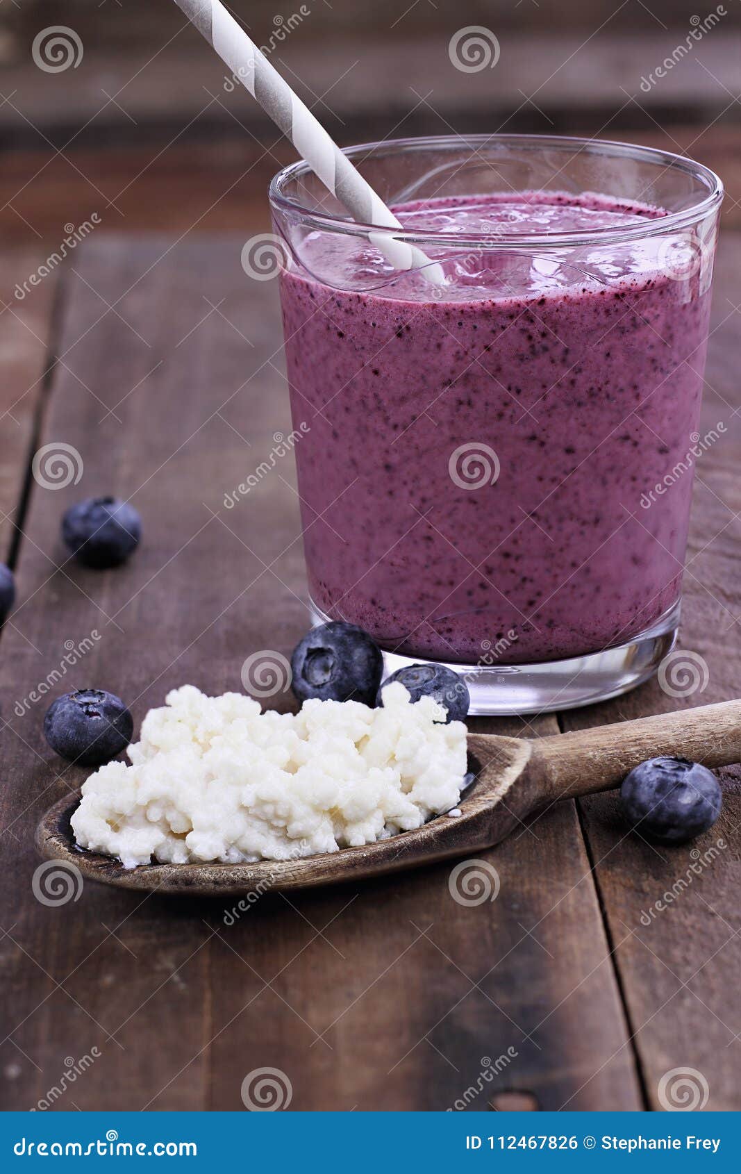 kefir grains and blueberry kefir smoothie
