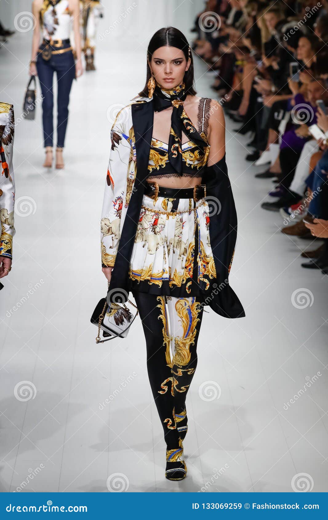 Kendall Jenner Walks the Runway at the Versace Show during Milan Fashion  Week Spring/Summer 2018 Editorial Stock Image - Image of famous, skirt:  133069259