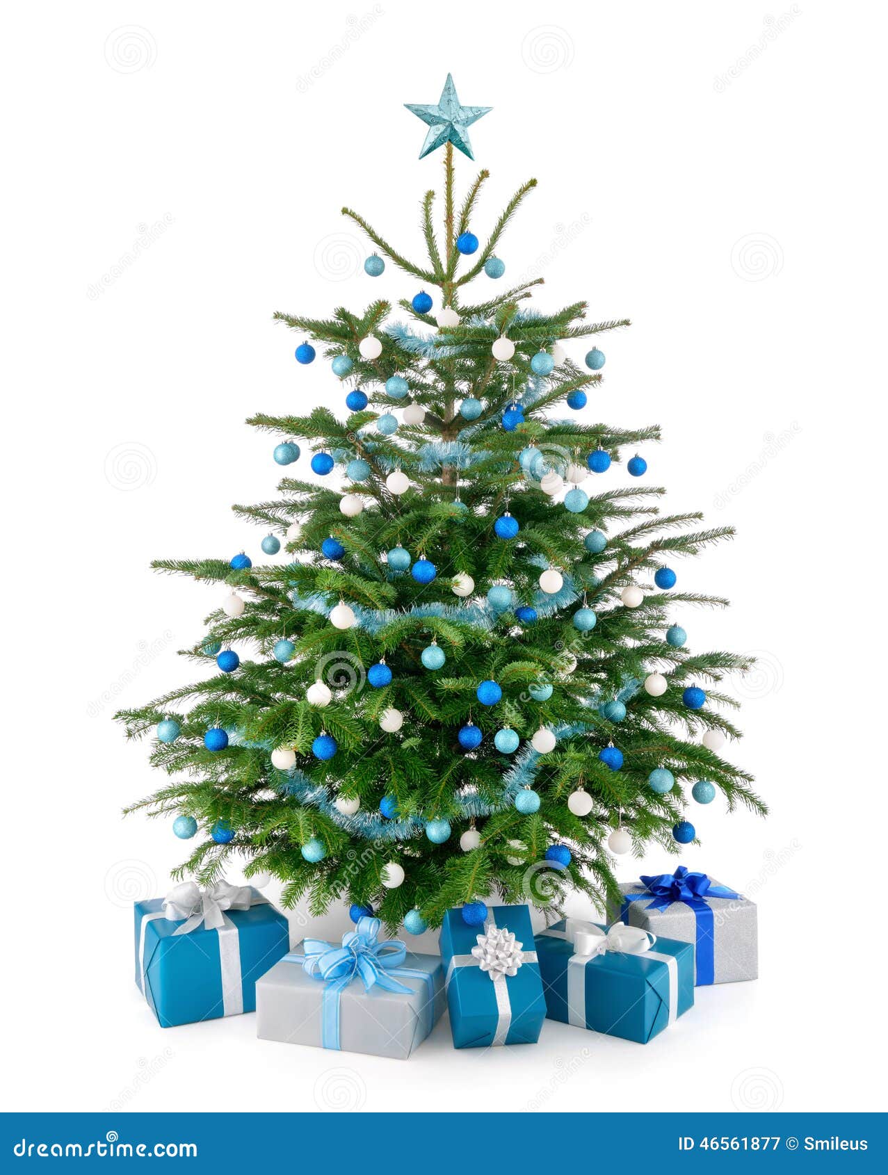 Kerstboom in Blauw Zilveren Met Giftdozen Stock Afbeelding - Image of vrolijk, geïsoleerd: 46561877