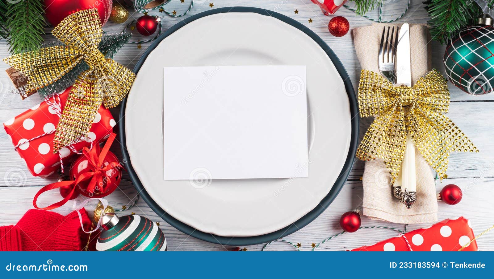 Kerstfeestetafel Met Messenmakerswerk Stock Foto - Image of begrip ...