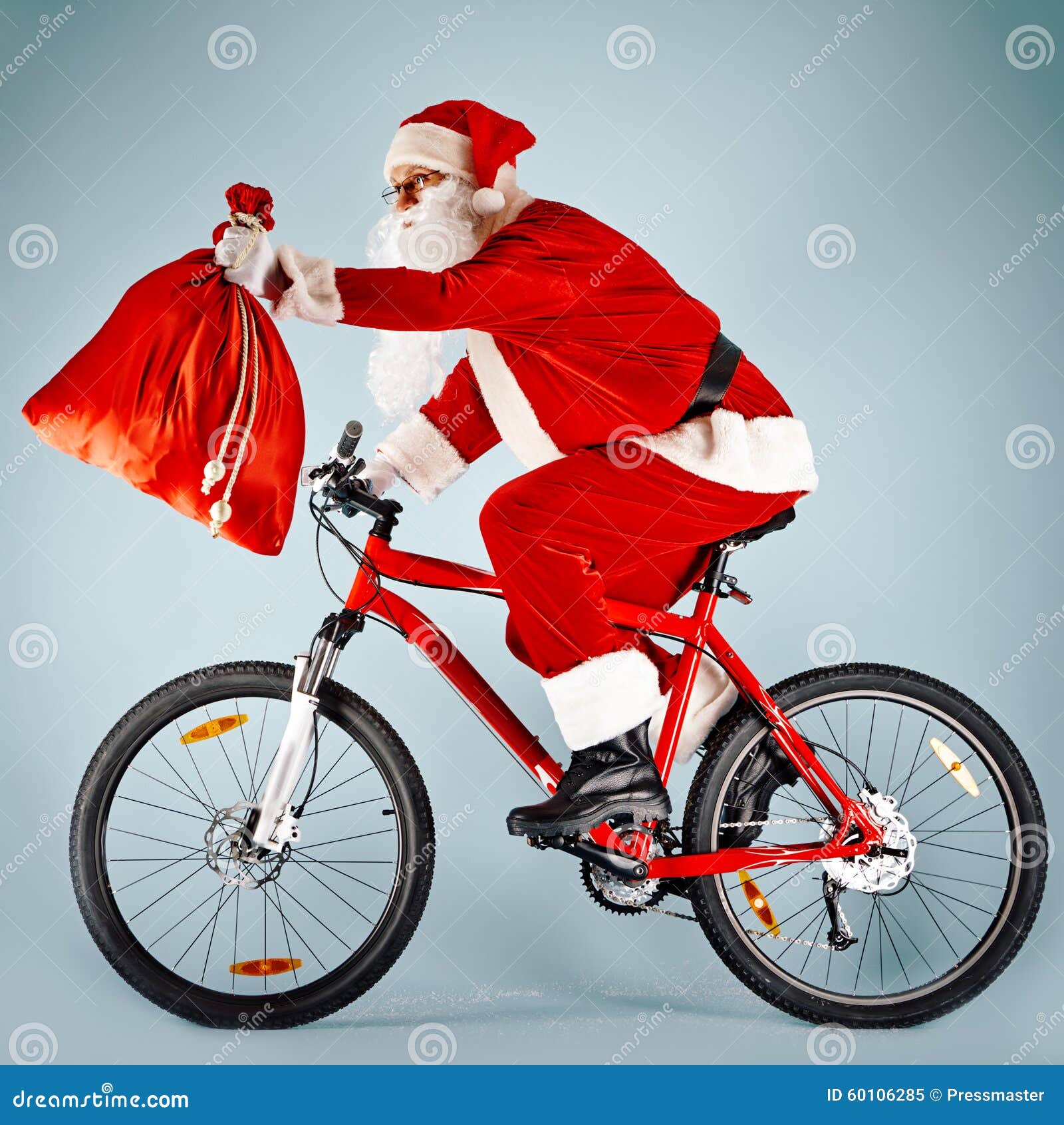 Kerstman Met Rode Zak Op Fiets Stock Afbeelding - Image Of Fiets, Traditie:  60106285