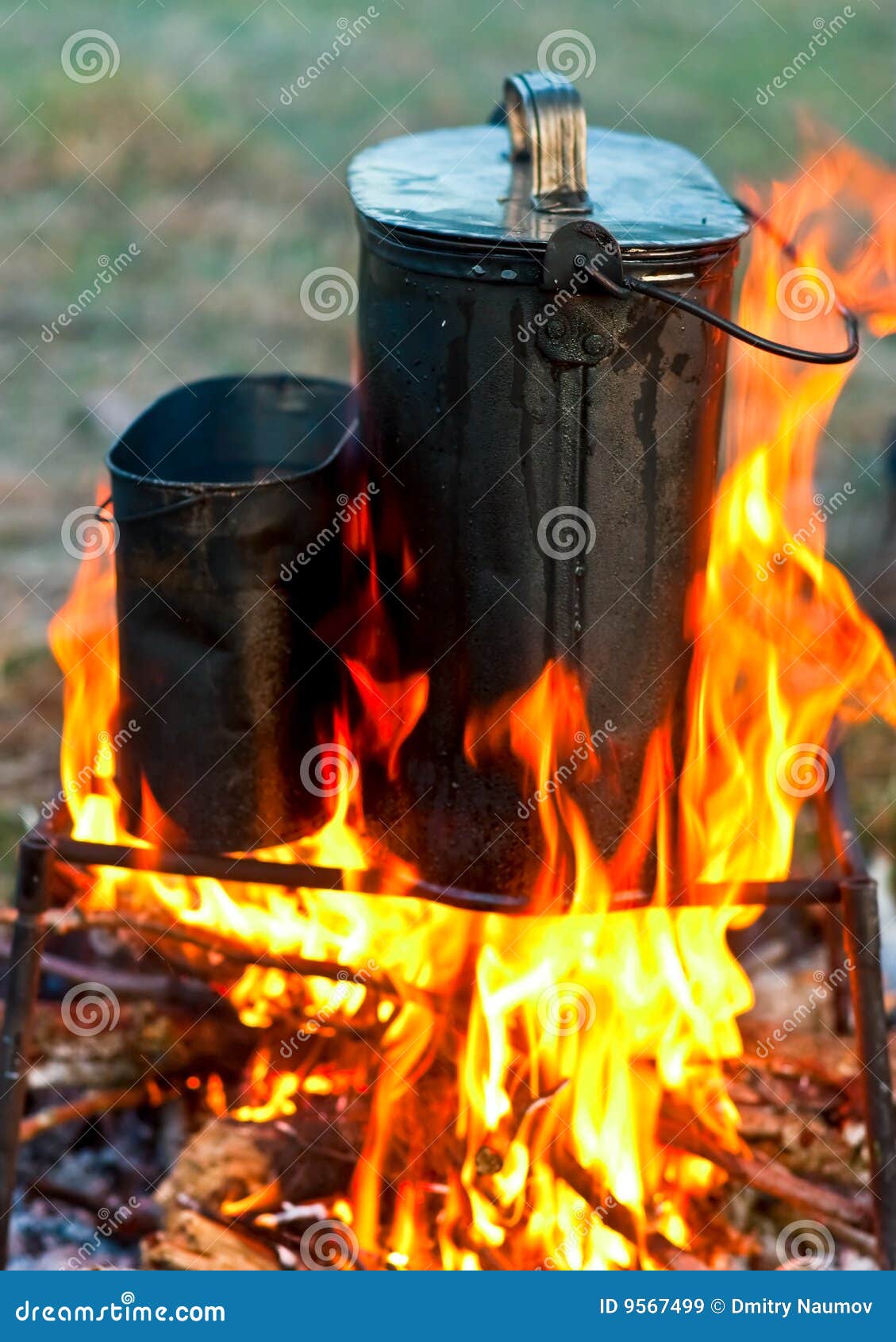 Kettles over campfire stock image. Image of leisure, cook 9567499
