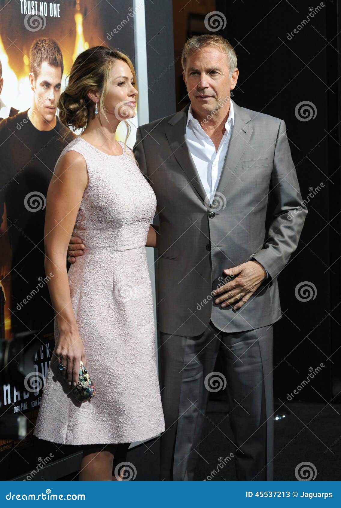 Kevin Costner Y Christine Baumgartner Foto De Archivo Editorial