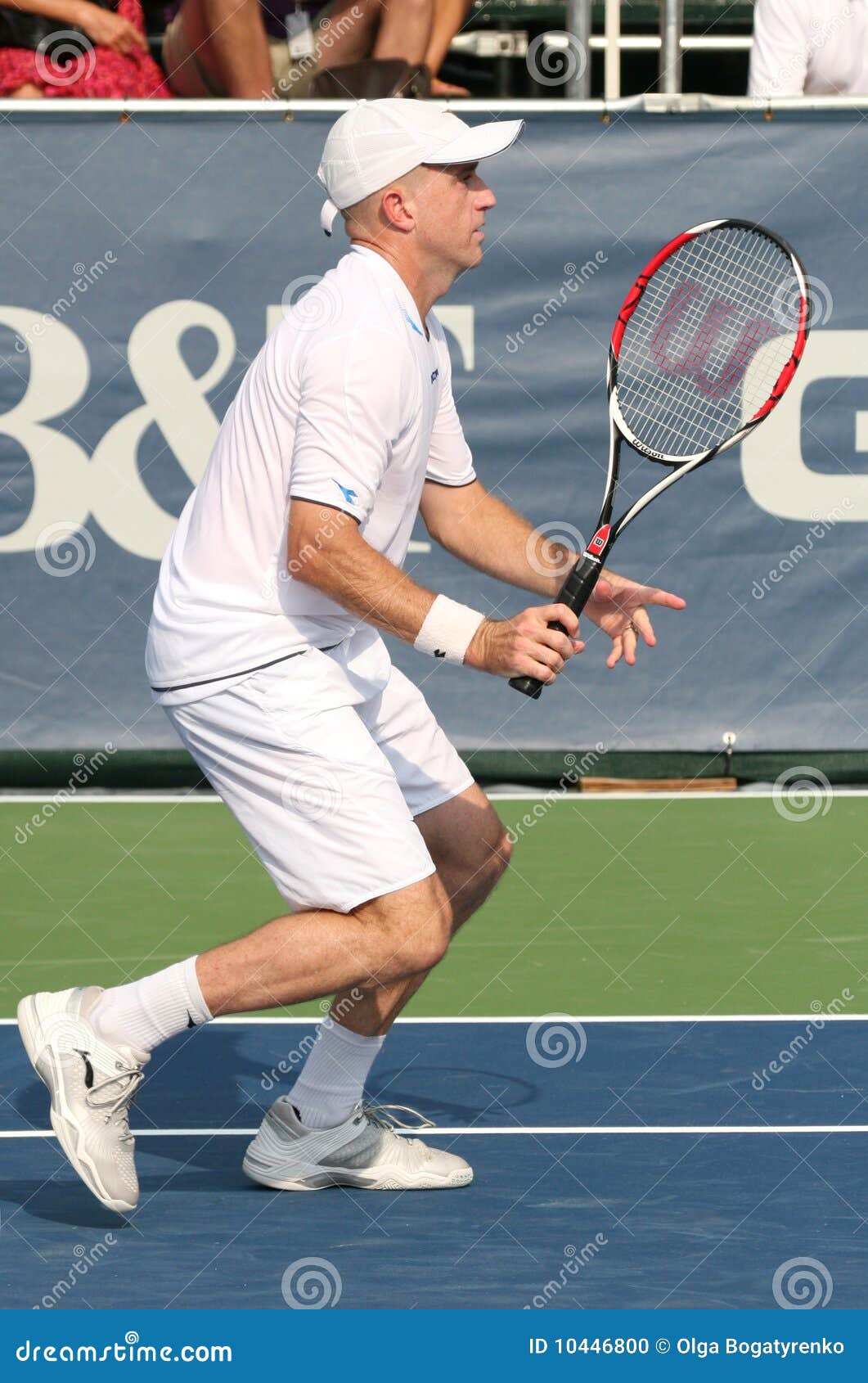 Kevin Ulyett : Joueur de tennis professionnel. DC DE WASHINGTON LE 4 AOÛT : Kevin Ulyett (illustration) pendant une allumette de doubles au tournoi classique de tennis de Leggmason le 4 août 2009. Ulyett et son associé Bruno Soares ont détruit le match.