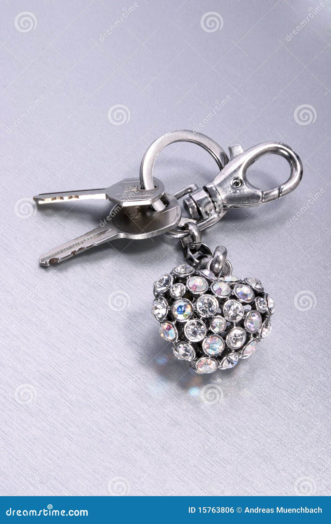 keys on a keyring with heart