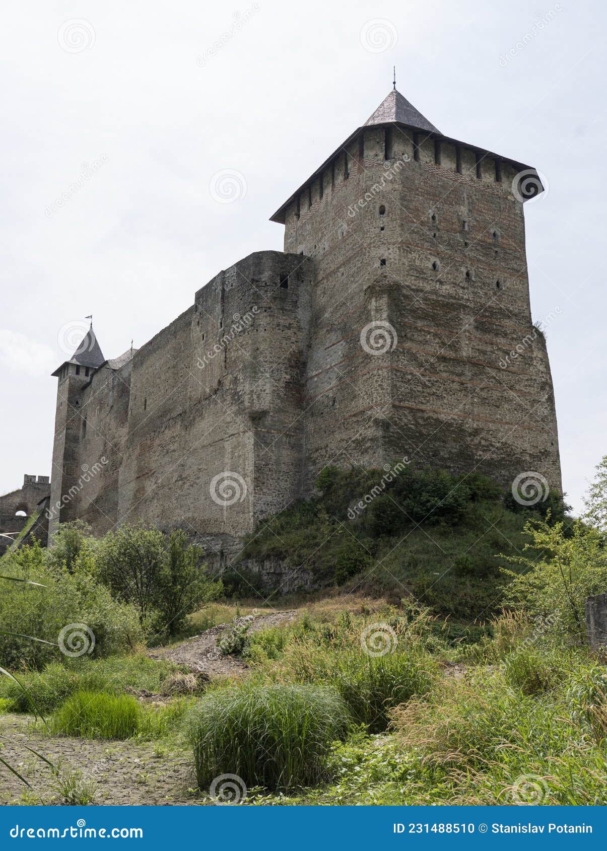 khotynska fortress - middle-sized fortified fortifikatsiyna sporuda in khotyn