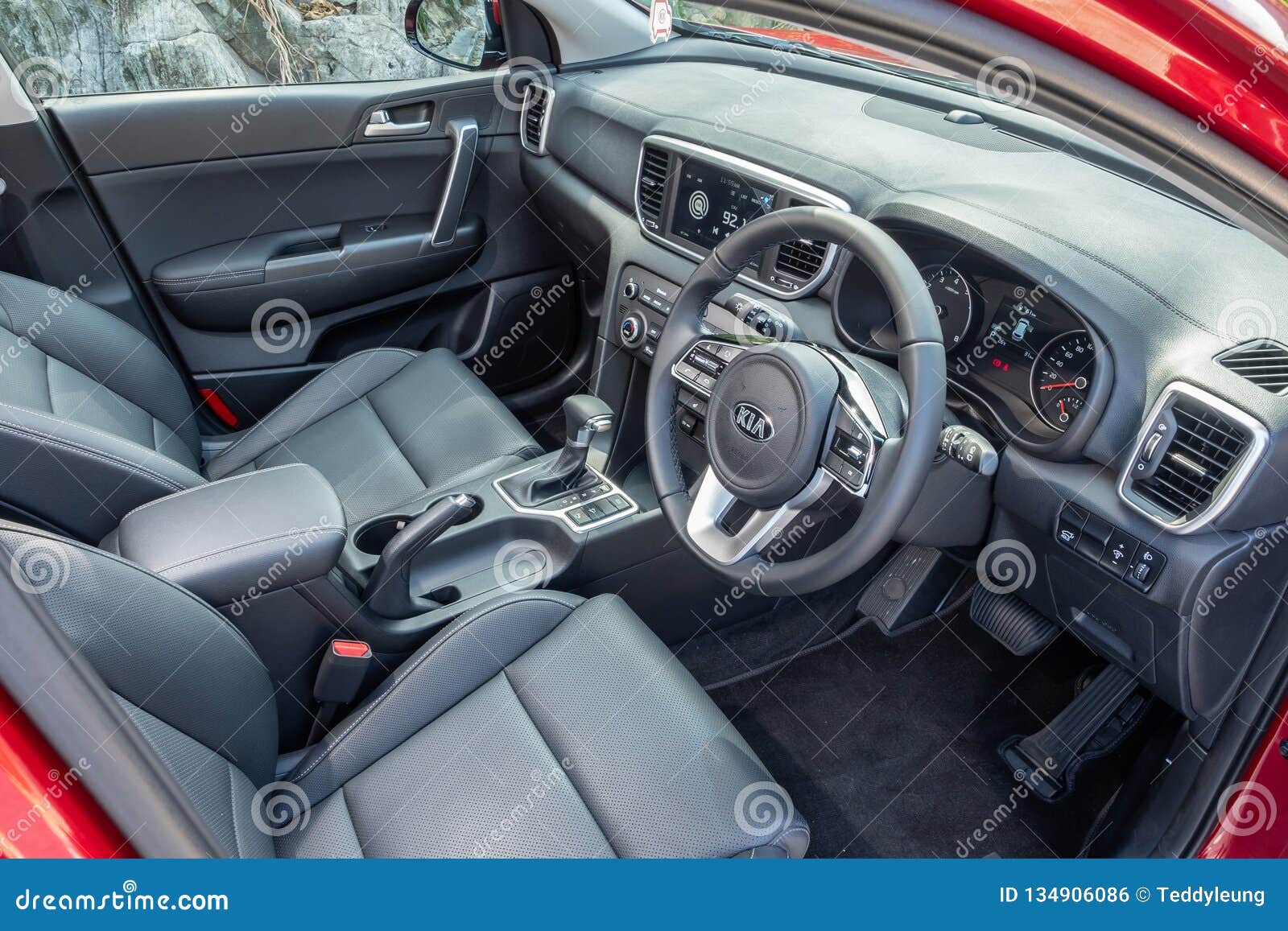 https://thumbs.dreamstime.com/z/kia-sportage-interior-hong-kong-china-nov-134906086.jpg