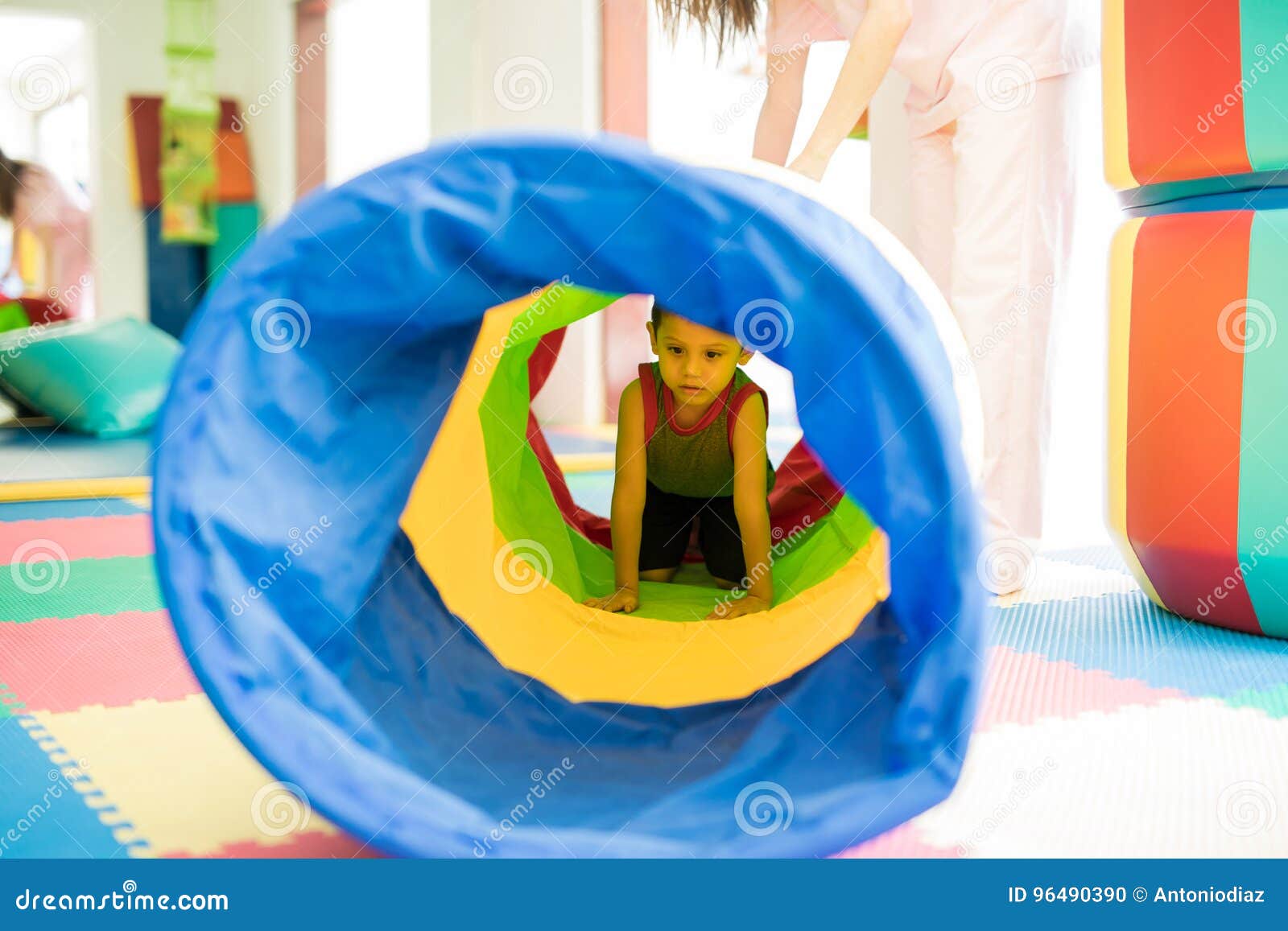 child crawl tunnel