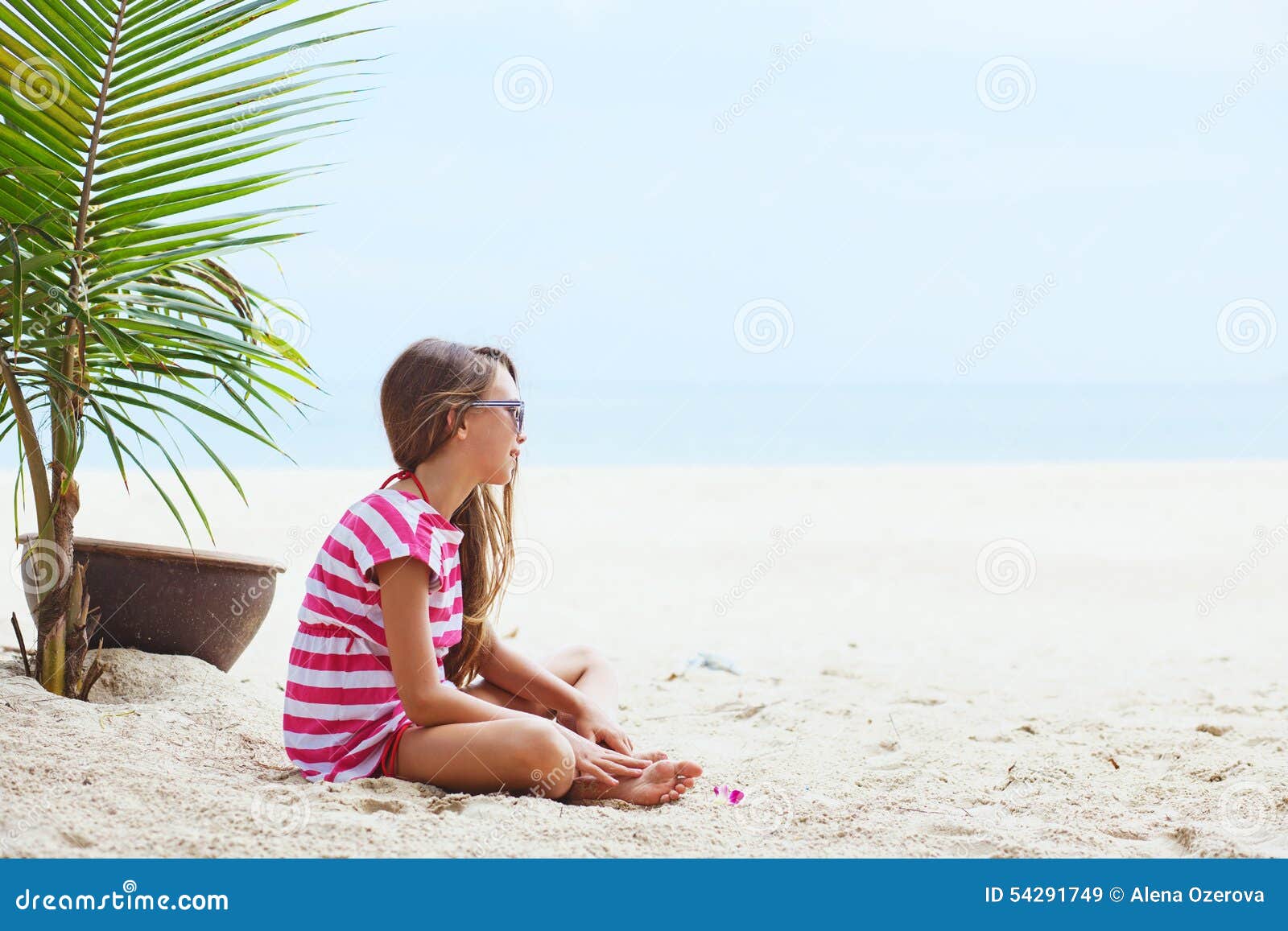 29,331 Thailand Girl Beach Stock Photos