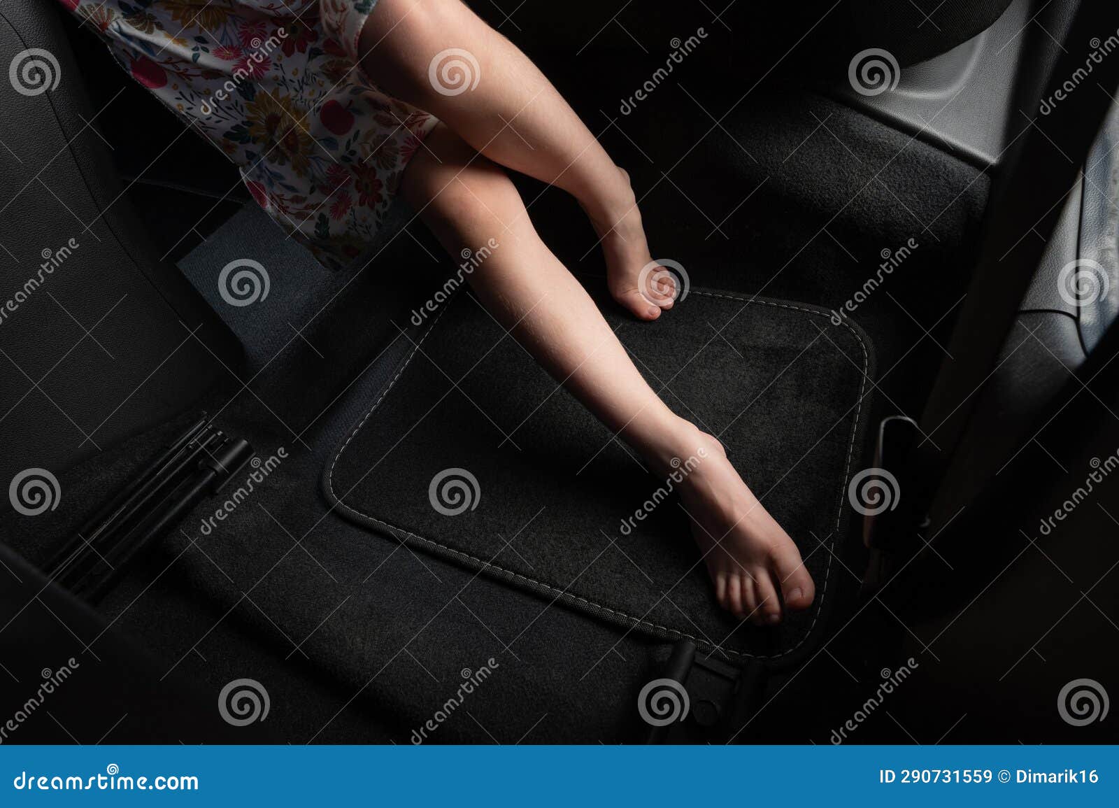 Kid travel in car barefoot stock image. Image of automobile 290731559