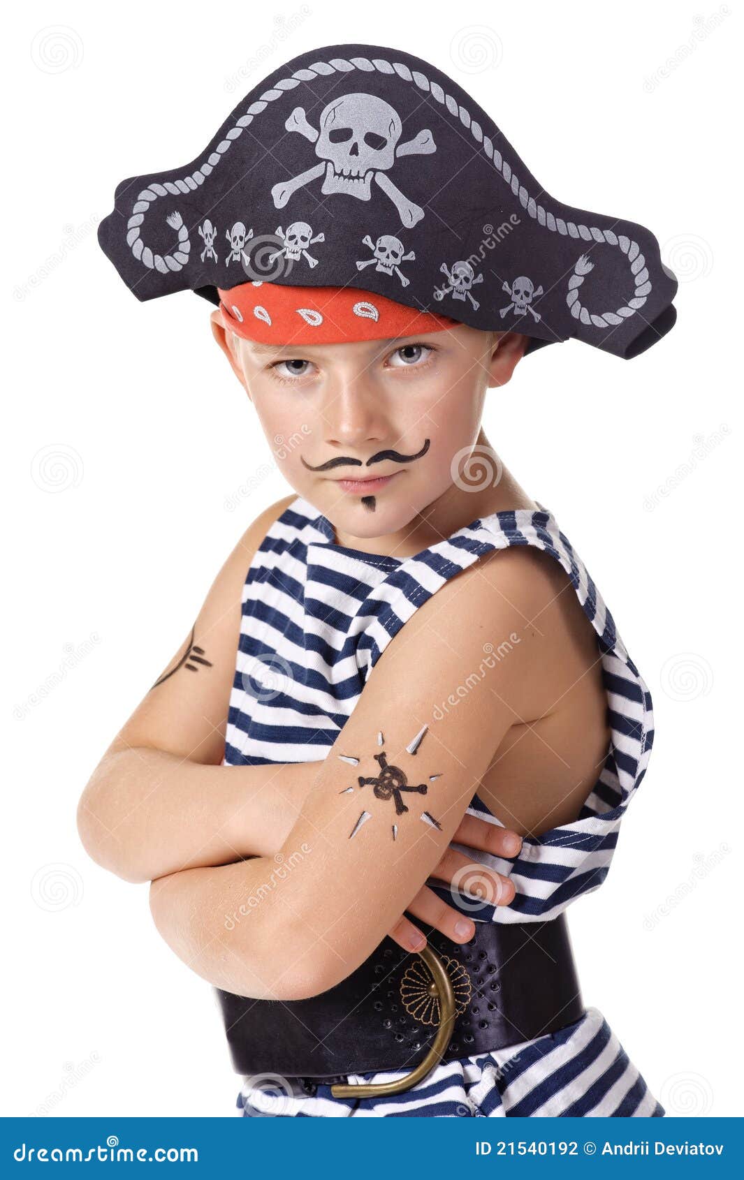 the kid wearing in pirate costume