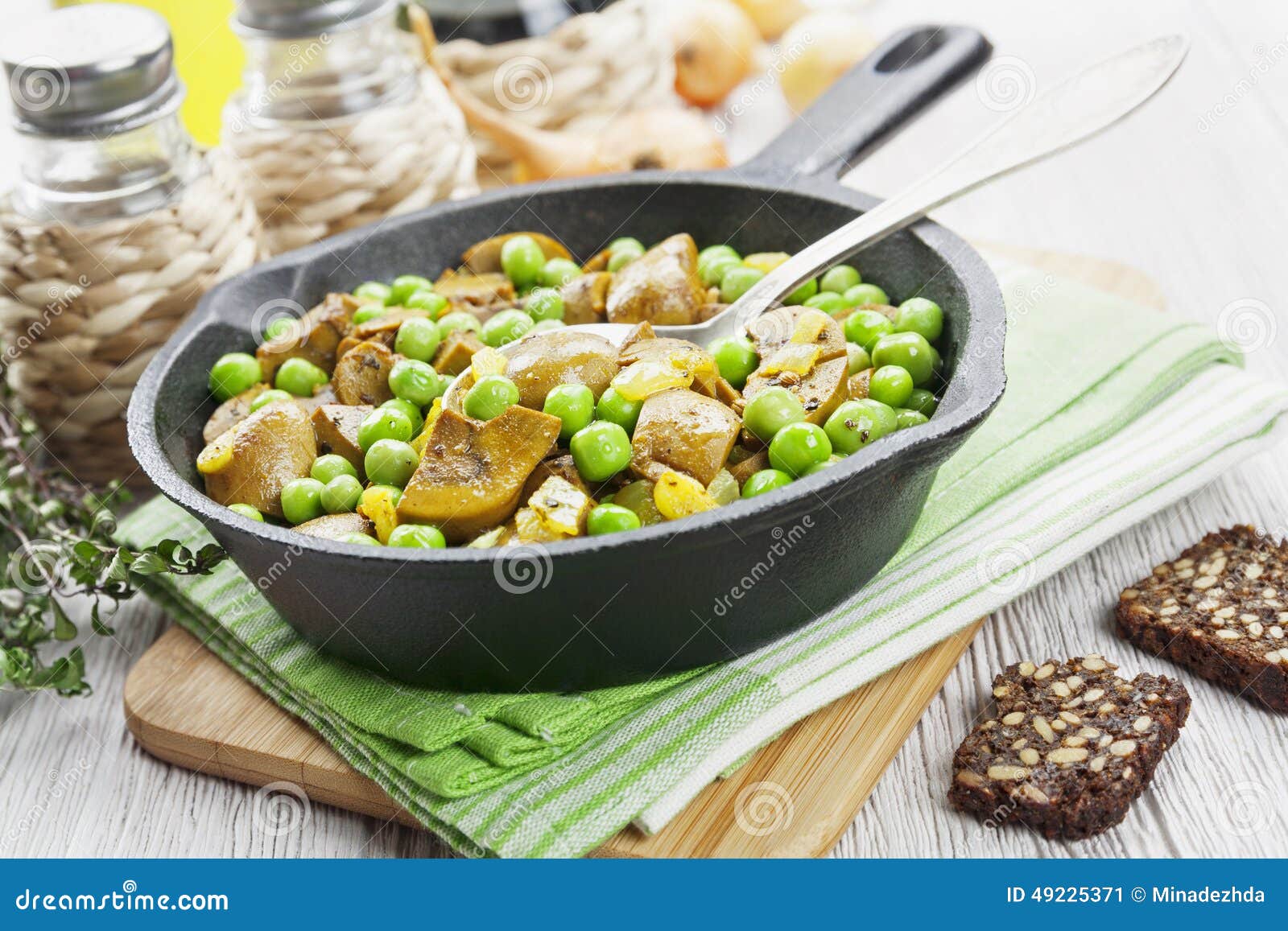 Kidneys with Green Peas and Curry Stock Image Image of meal, frying 49225371