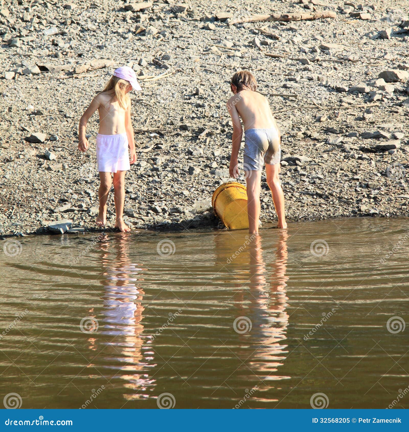 girls naked at the lake