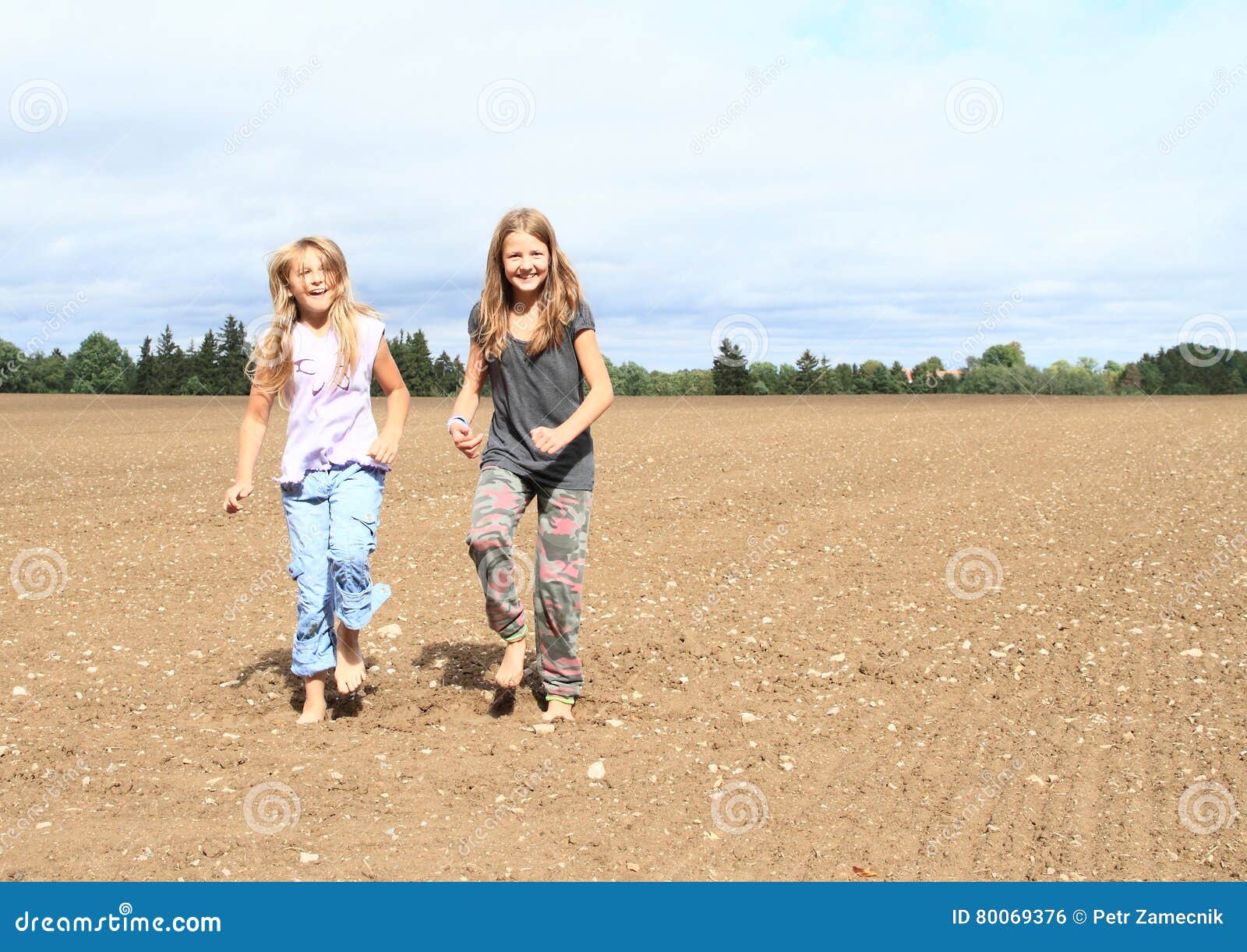 https://thumbs.dreamstime.com/z/kids-girls-dancing-field-little-barefoot-ground-muddy-80069376.jpg