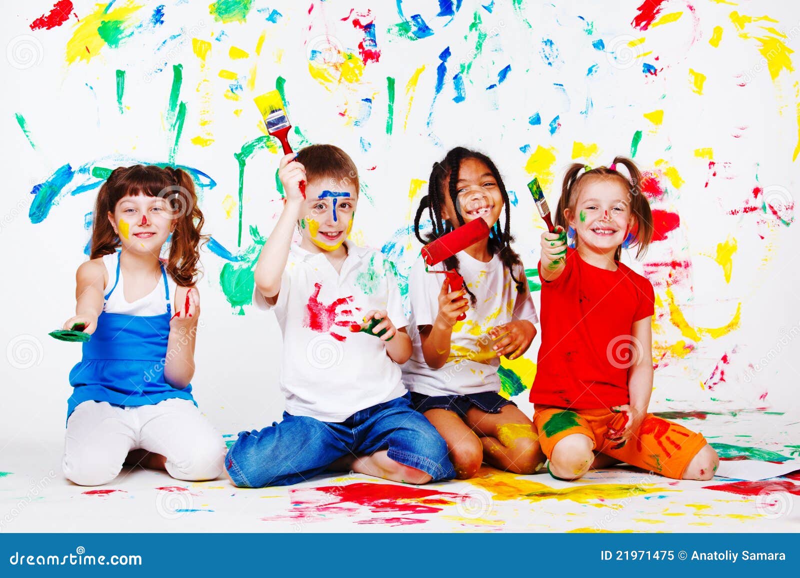 Kids with paintbrushes stock image. Image of fingers 21971475