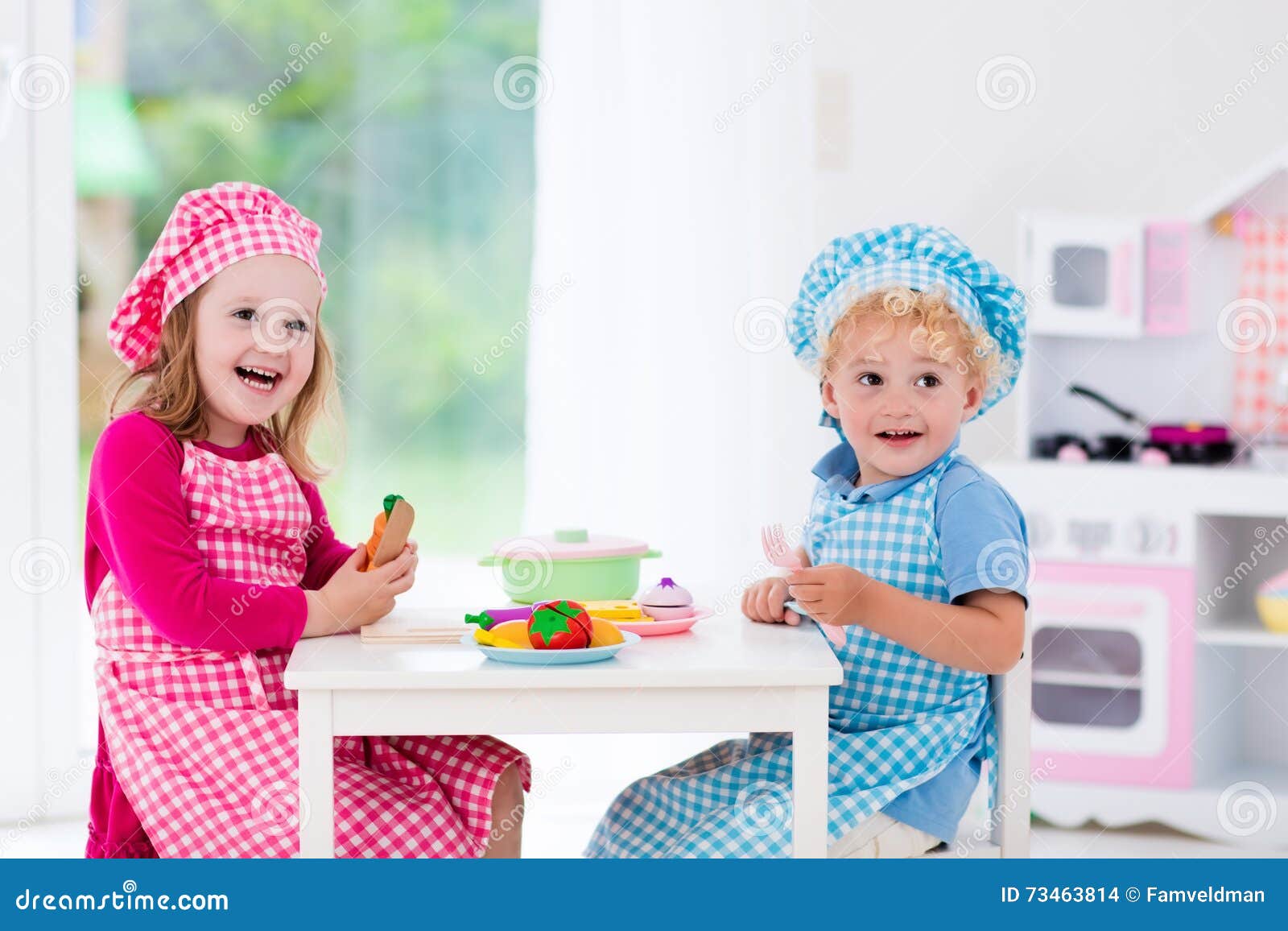 baby girl play kitchen