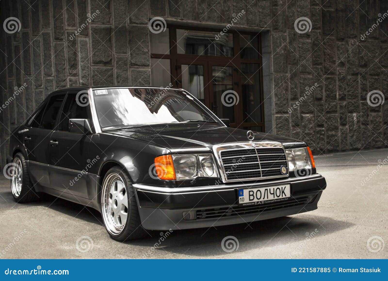 w124 wolf photos free royalty free stock photos from dreamstime w124 wolf photos free royalty free stock photos from dreamstime