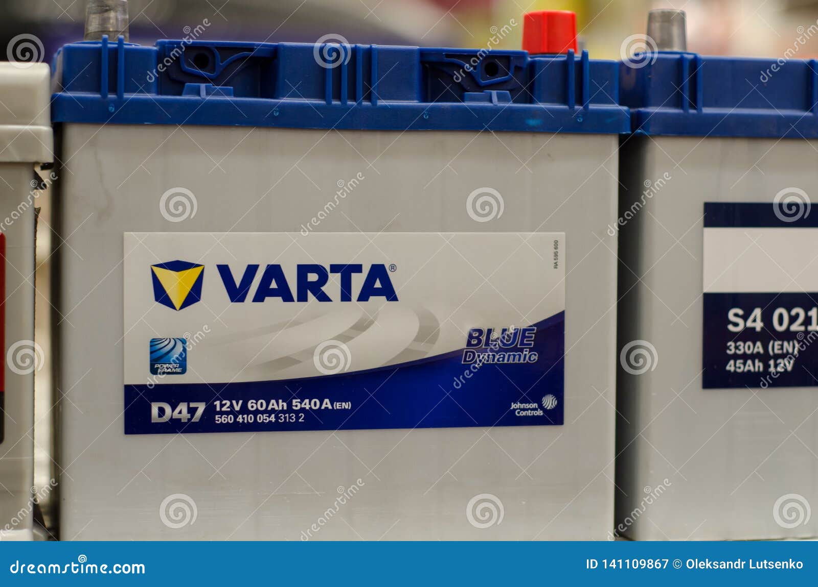 Kiew, Ukraine - 20. April 2018: Varta-Autobatterie Redaktionelles  Stockfotografie - Bild von auto, elektrizität: 141109867