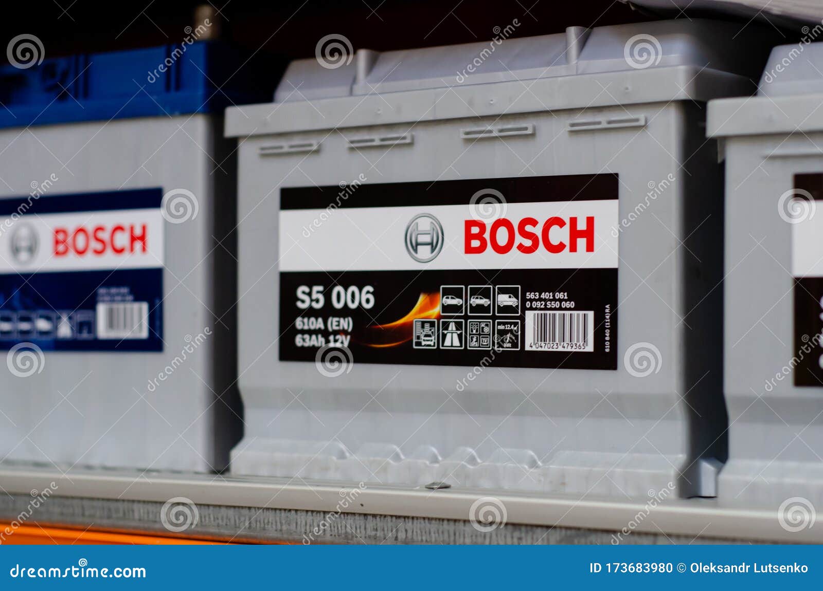 Kiew (Ukraine- 23. Februar 2020: Bosch-Autobatterie Zum Verkauf  Redaktionelles Bild - Bild von getrennt, batterie: 173683980